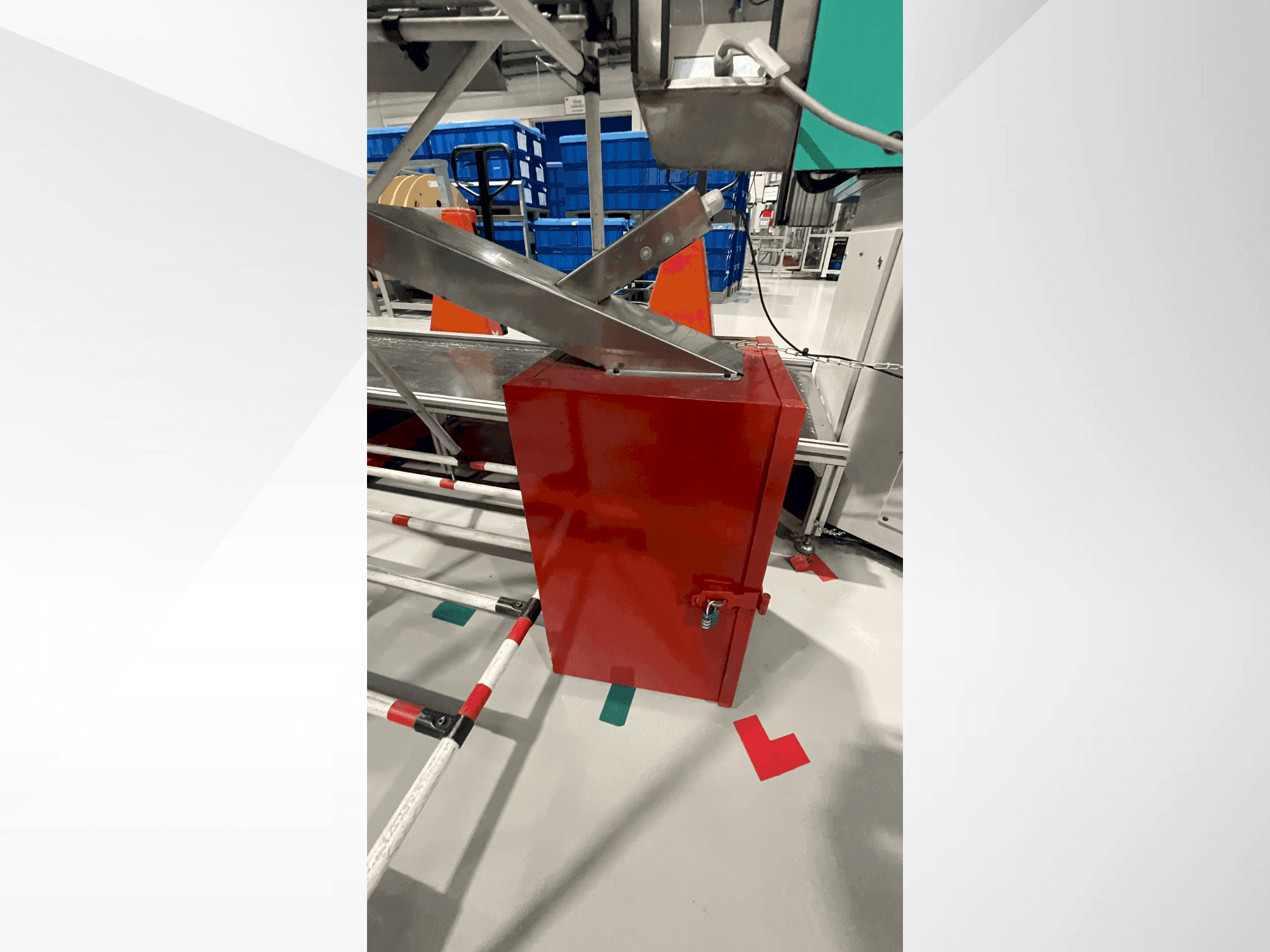 Frontansicht der Arburg Allrounder 1500 T 2000-400 Maschine