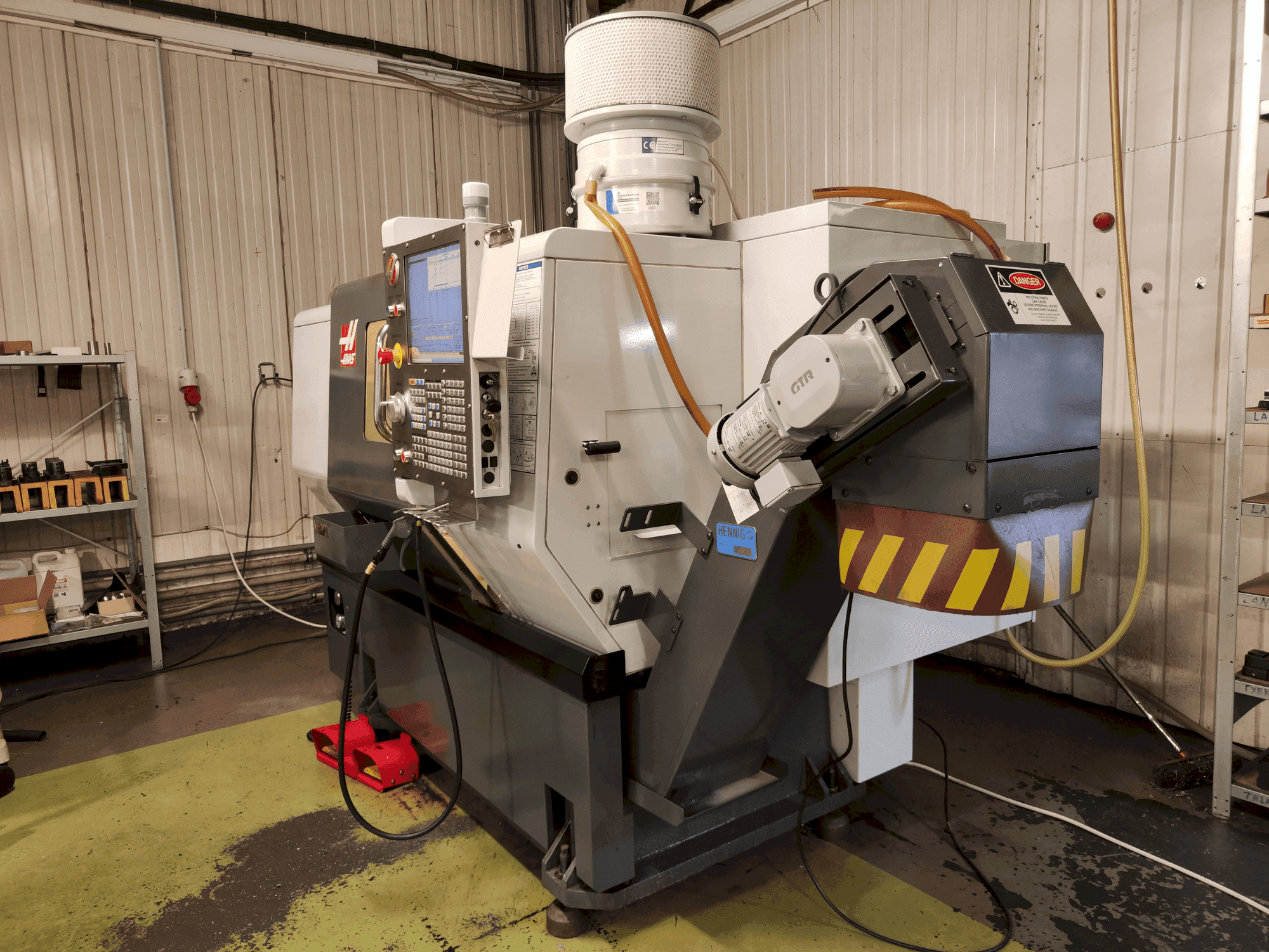 Frontansicht der HAAS ST-10 Maschine