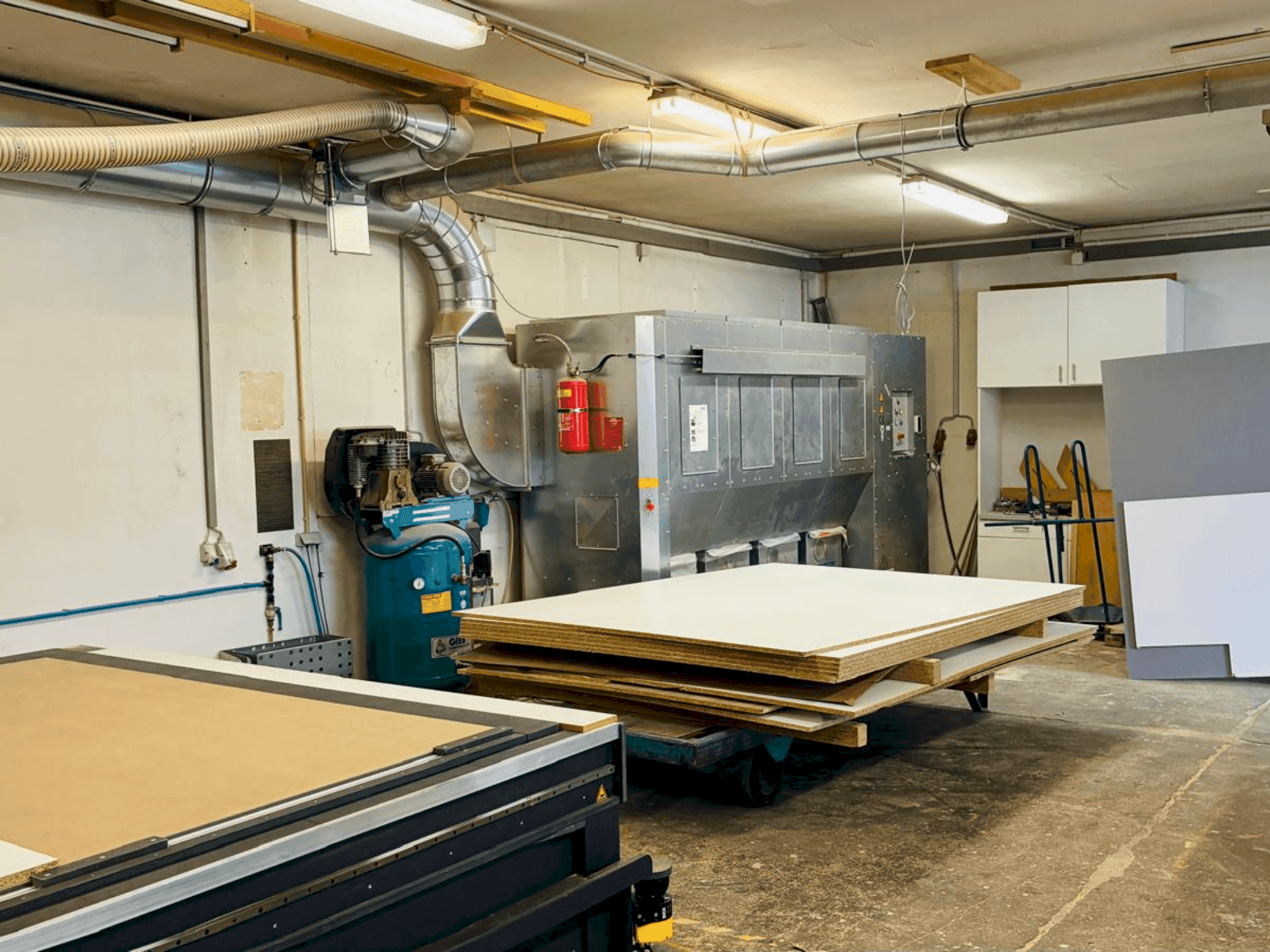 Frontansicht der NESTRO NE 350P20 Maschine