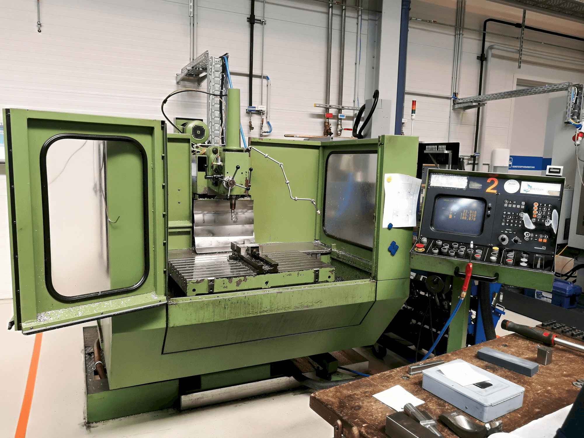 Frontansicht der MIKRON WF 31 Maschine