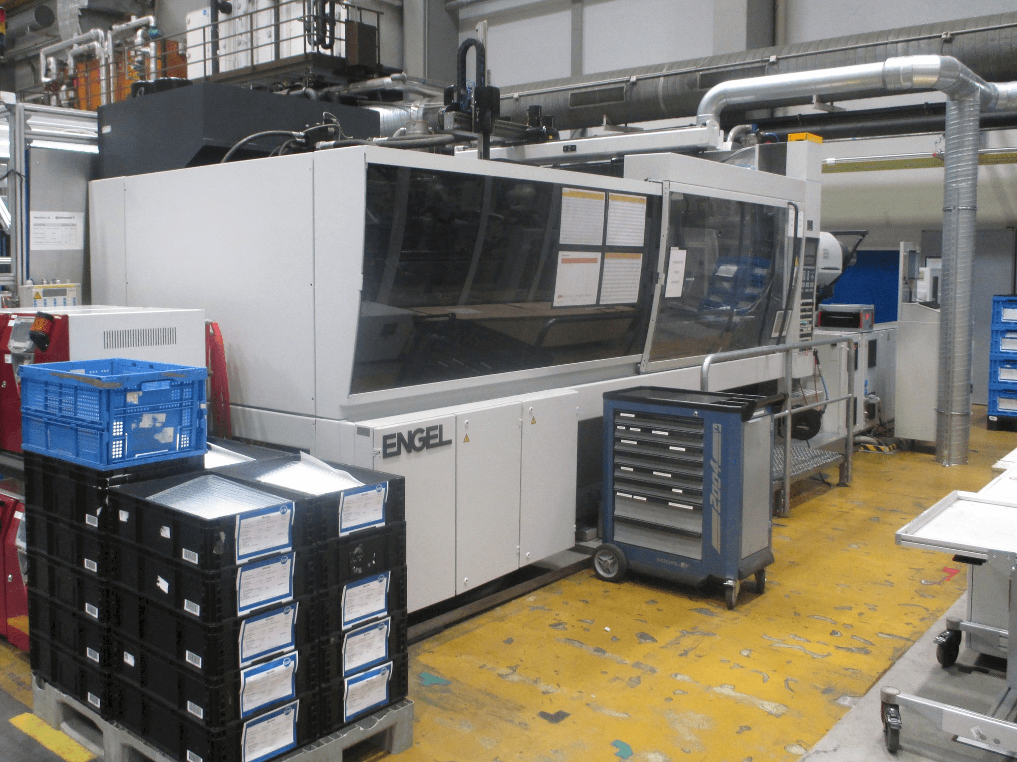 Frontansicht der ENGEL ES 3550/600 HL Maschine