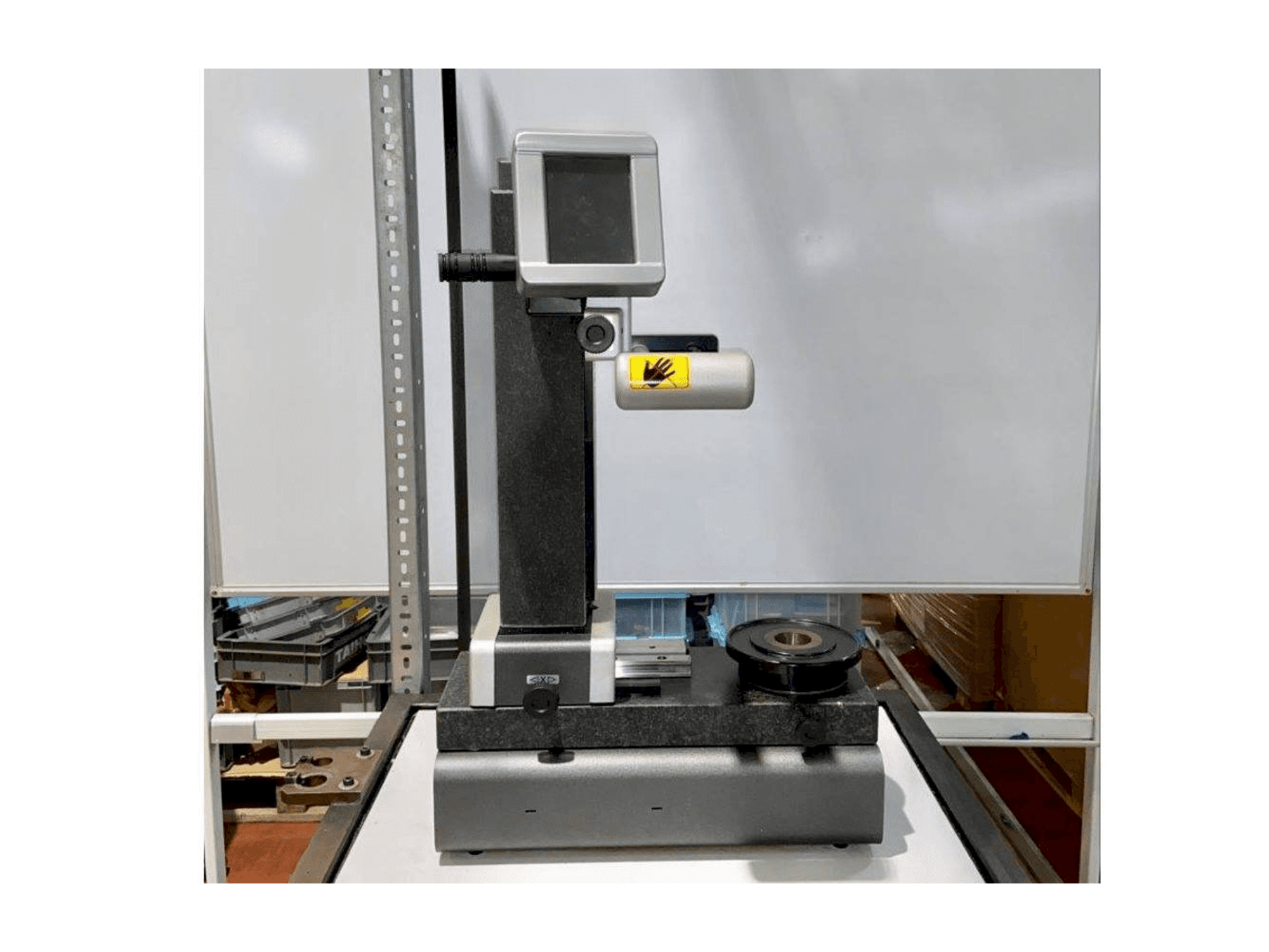 Frontansicht der ELB CONTROLLI LARTH Maschine