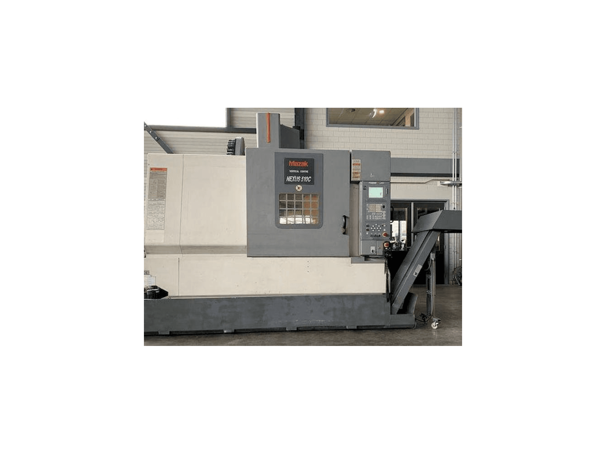 Frontansicht der Mazak NEXUS 510C Maschine