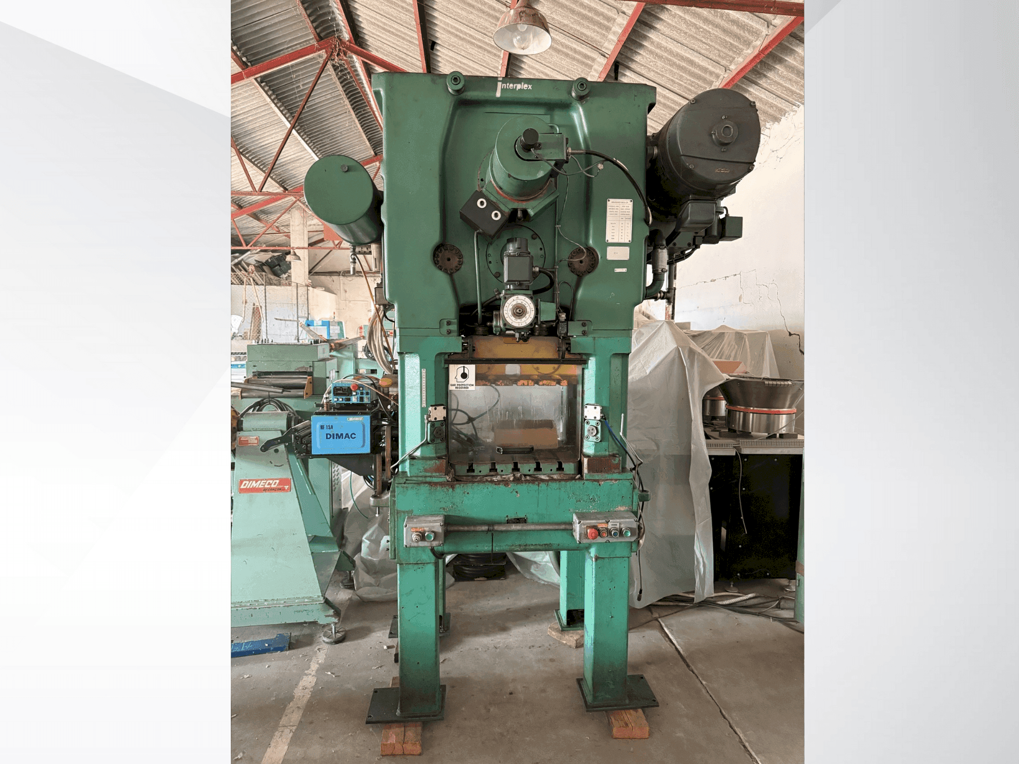 Frontansicht der BRUDERER BSTA 25 Maschine