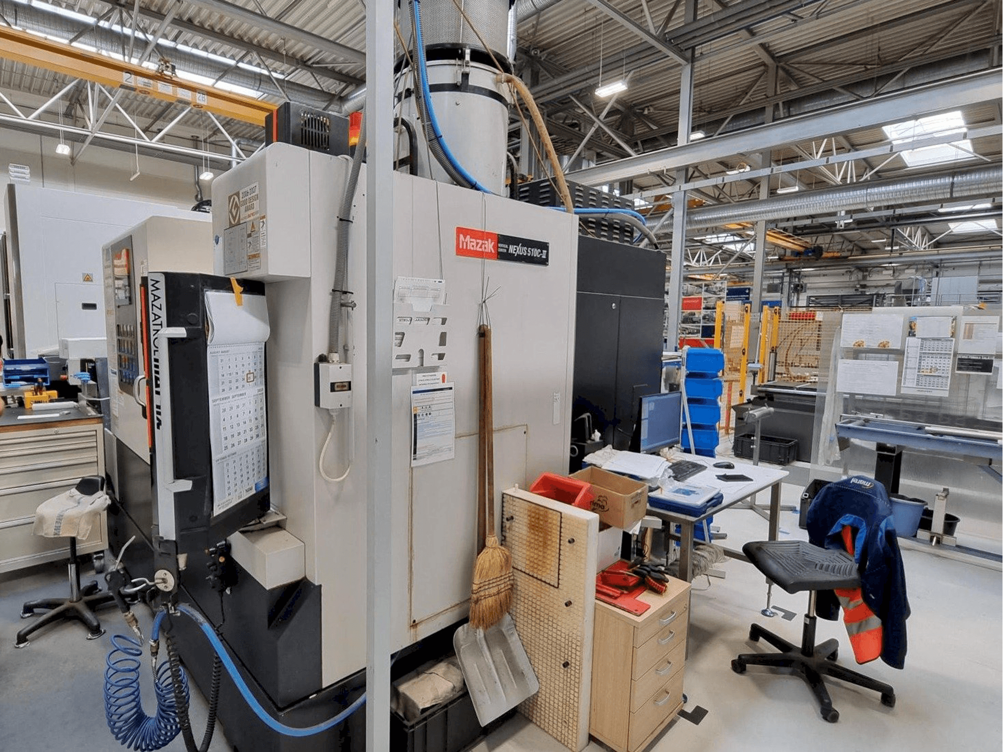 Frontansicht der Mazak Nexus 510C - II Maschine