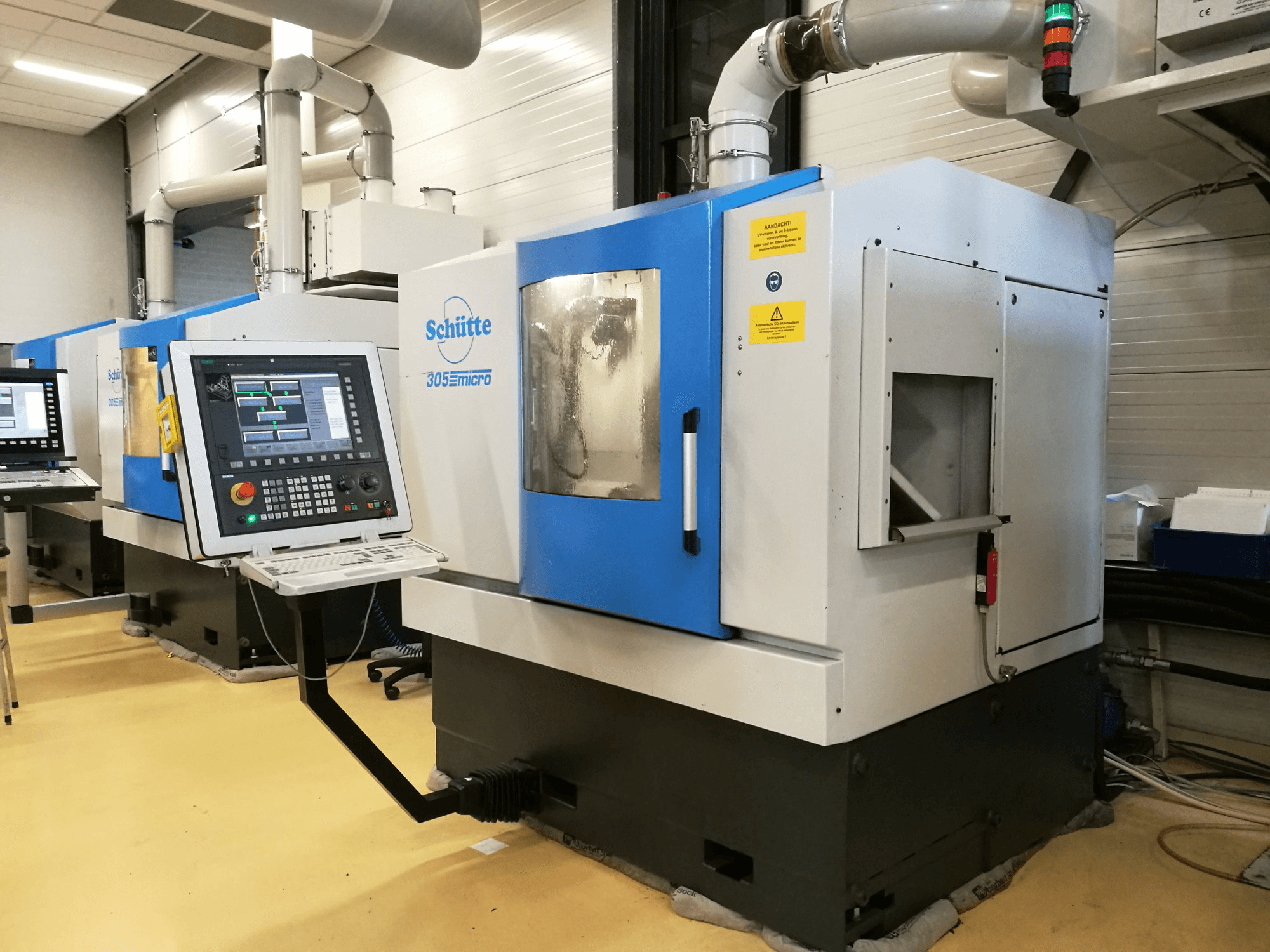 Rechte Ansicht der Schuette WU305L Maschine