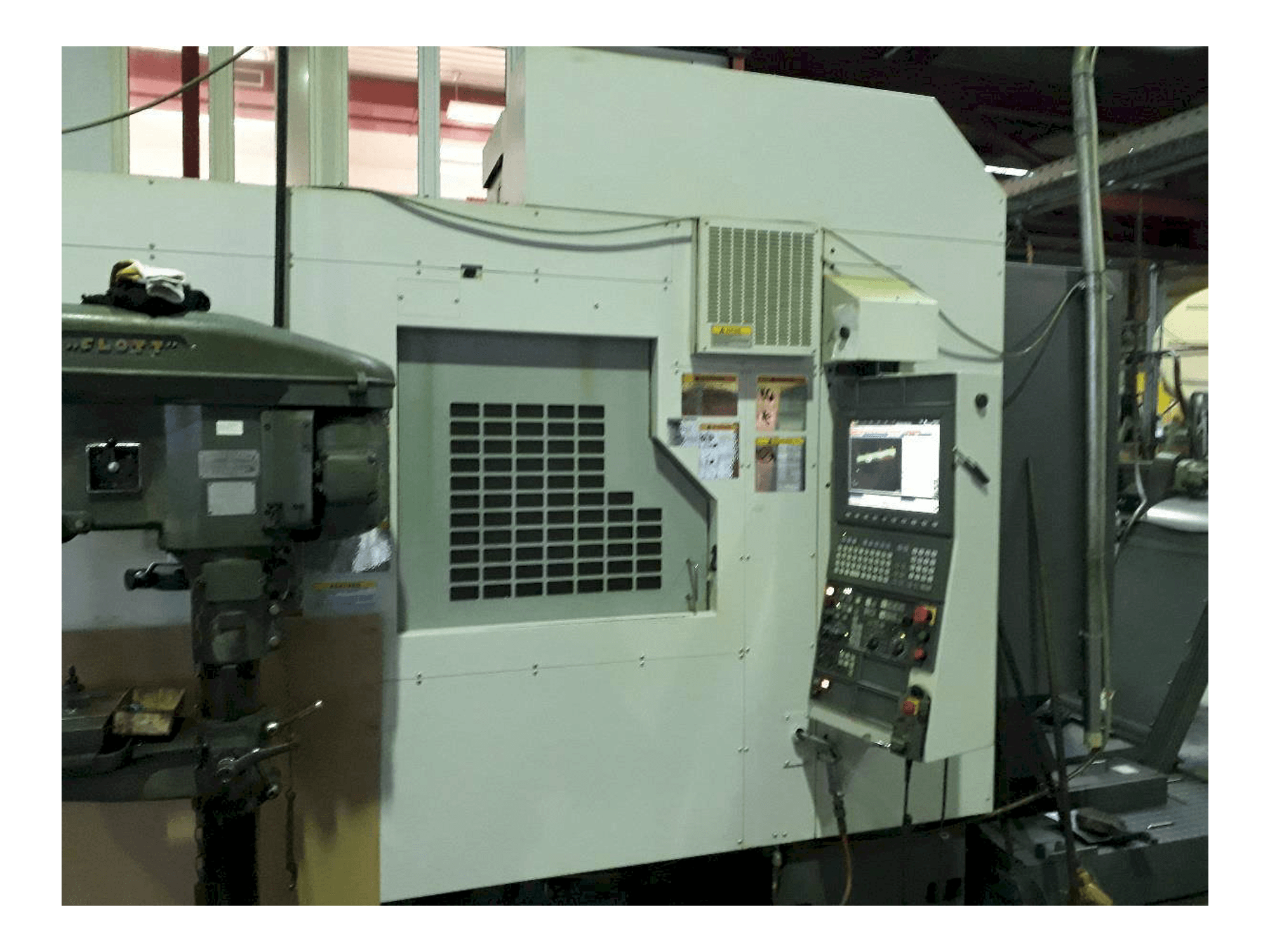 Frontansicht der Okuma ACE Center MF-46VA Maschine