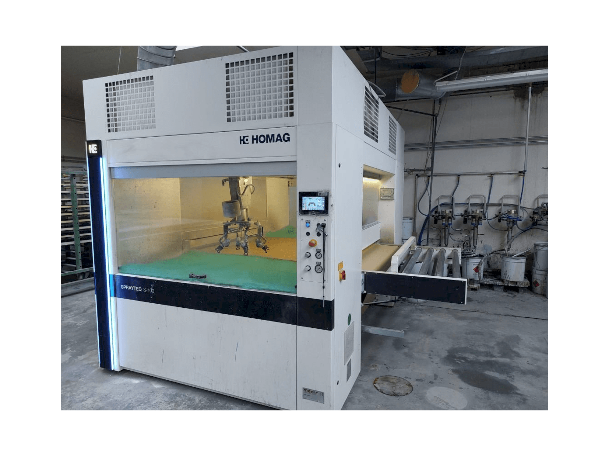 Frontansicht der HOMAG SPRAYTEQ S-100 Maschine