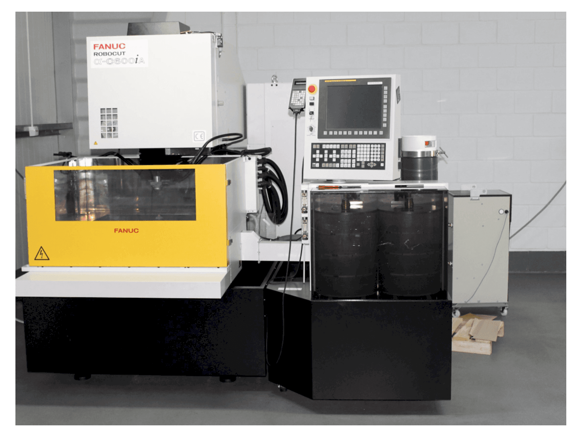 Frontansicht der FANUC RoboCut Alfa C600iA Maschine
