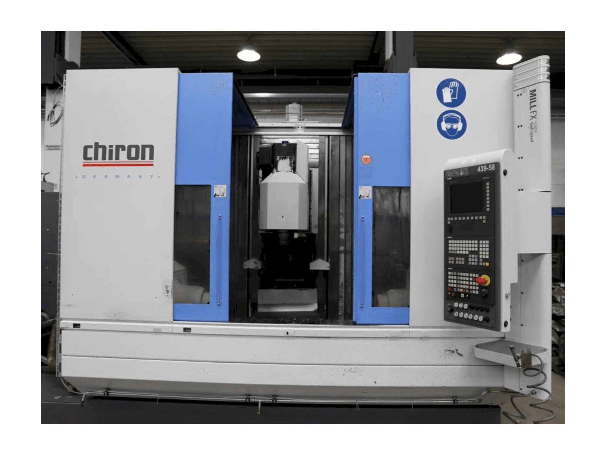 Frontansicht der CHIRON Mill 1250 Maschine