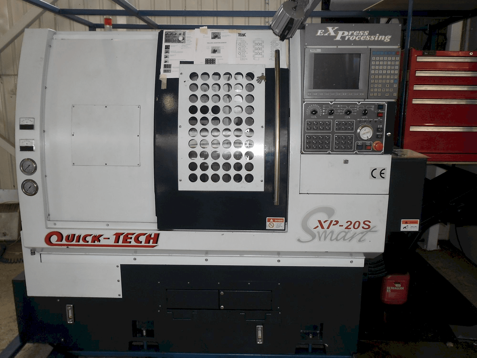 Frontansicht der Quick-Tech XP-20S Maschine