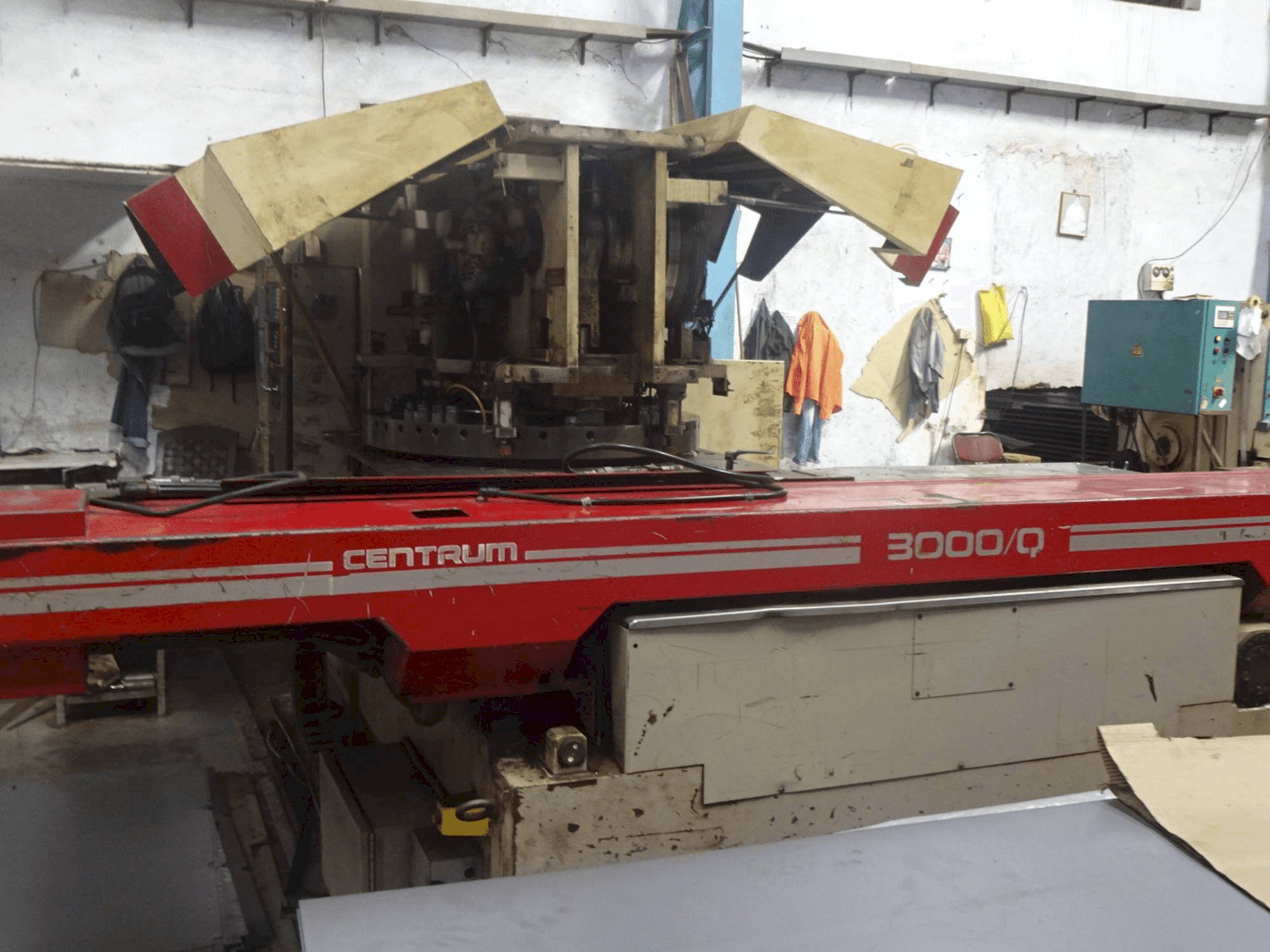 Frontansicht der MURATA MURATEC CENTRUM 3000 Maschine