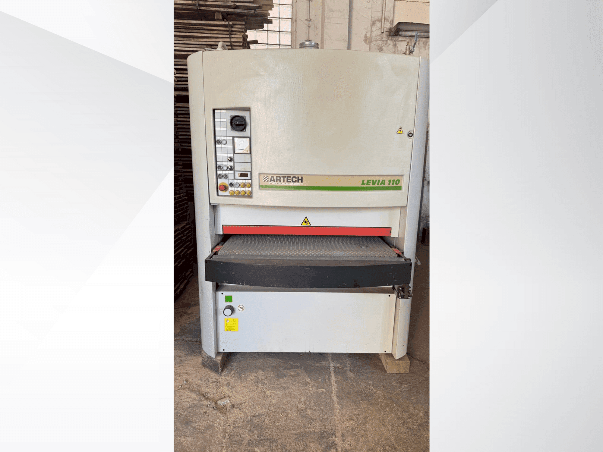 Frontansicht der BIESSE Levia 110 Maschine