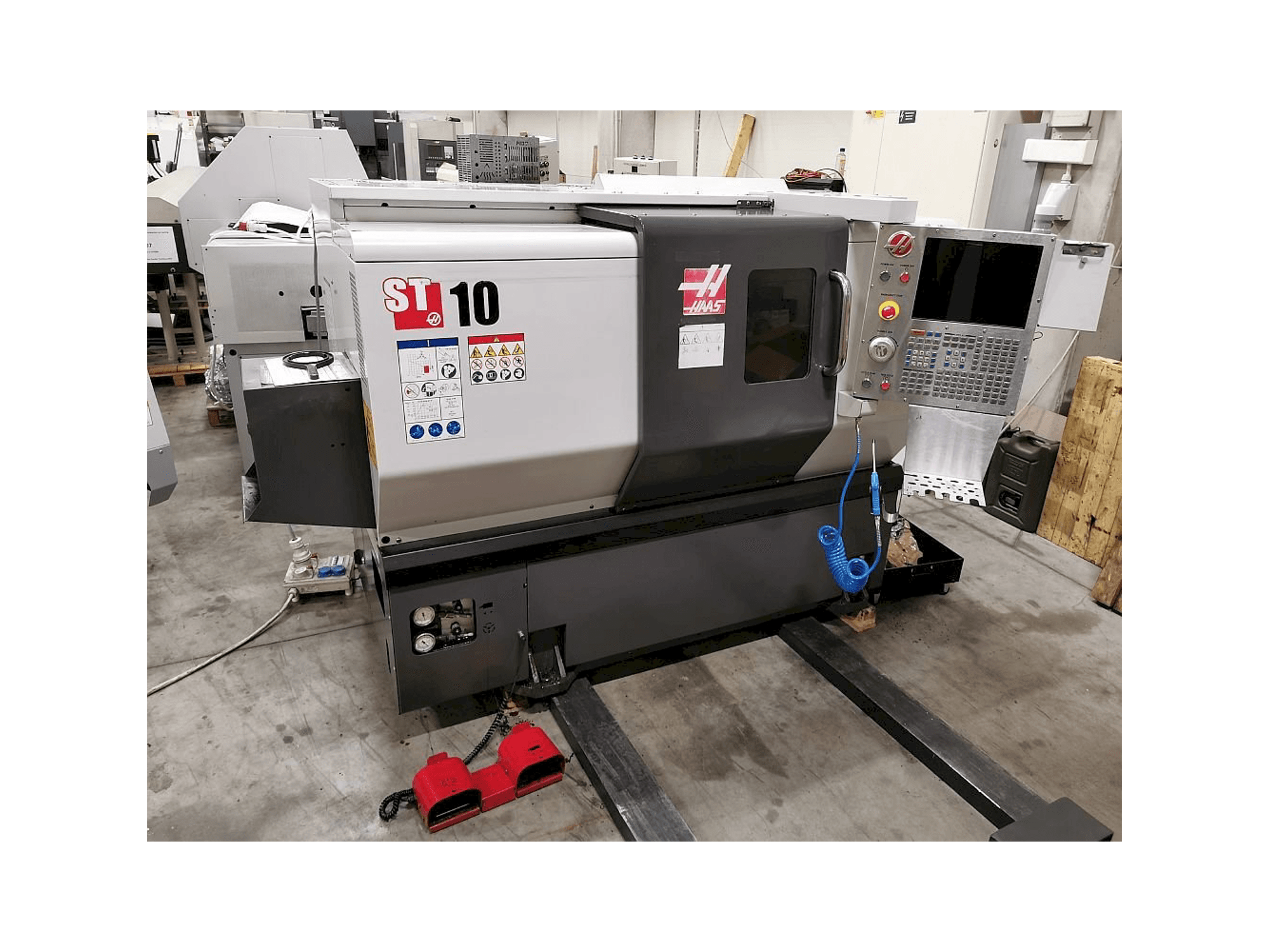 Frontansicht der HAAS ST 10 Maschine