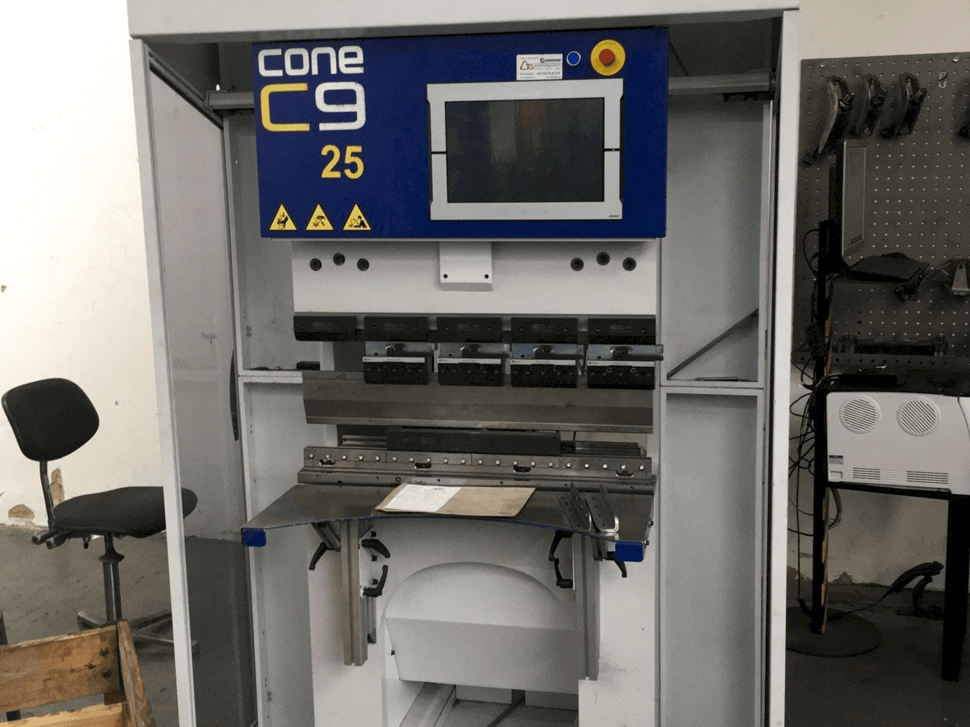 Frontansicht der COASTONE Cone C9 Maschine