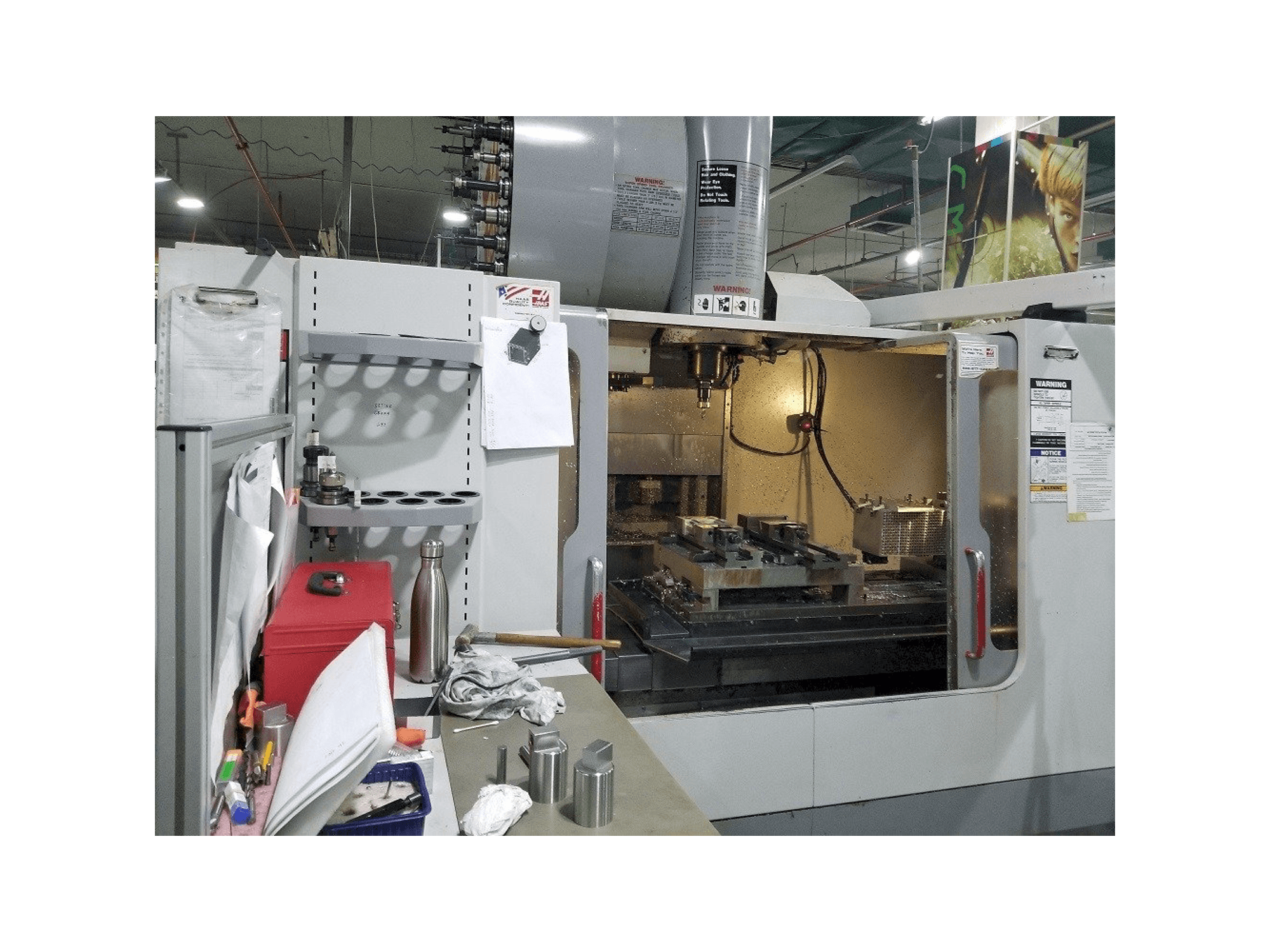 Frontansicht der HAAS VF-4SS Maschine