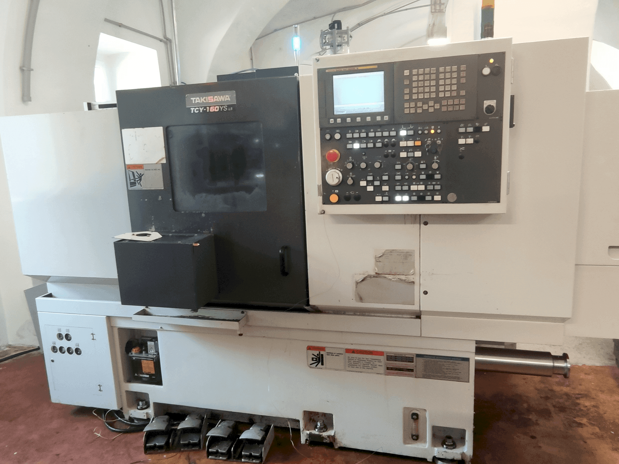 Frontansicht der Takisawa TCY-160YS L5 Maschine