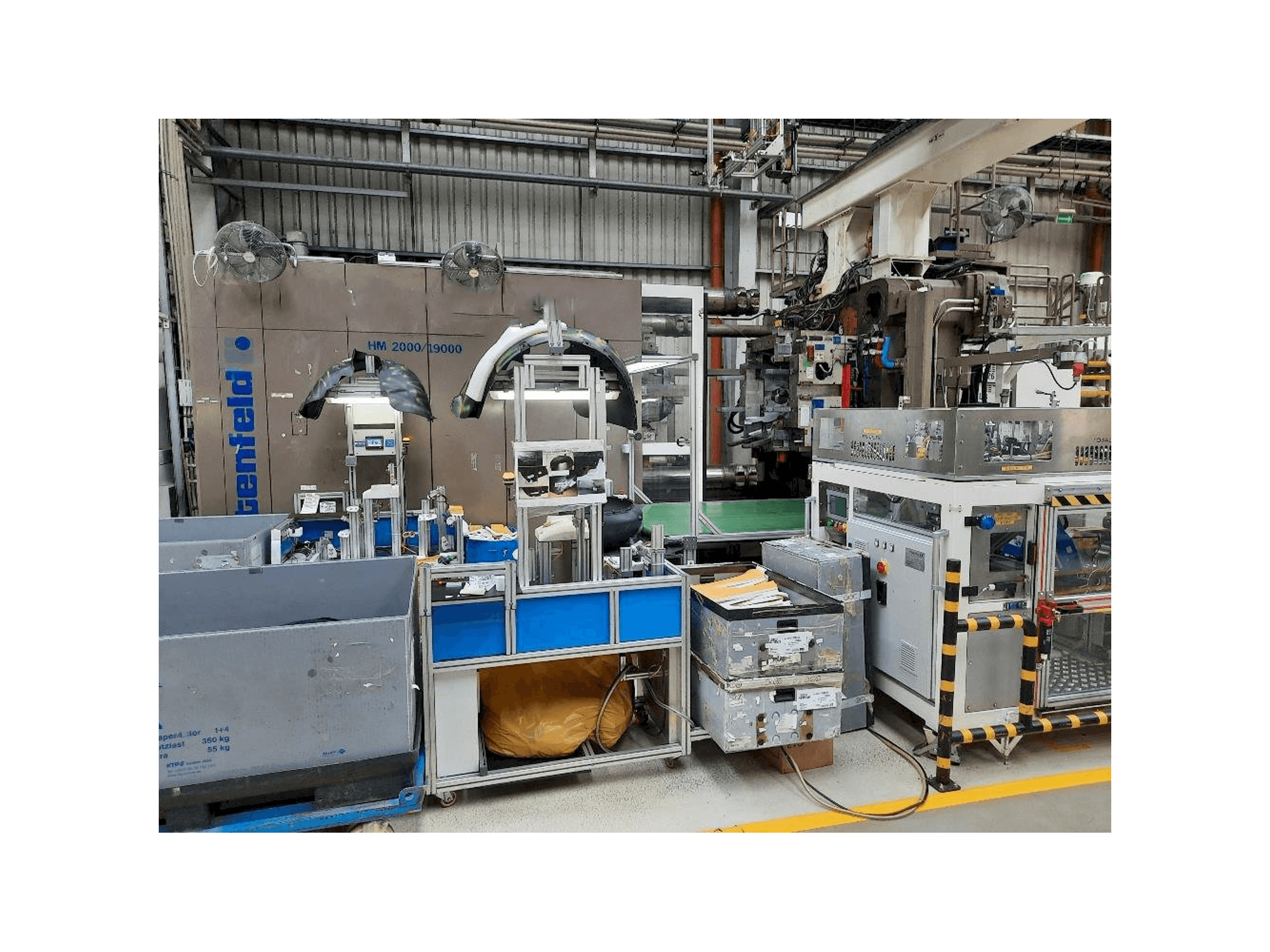 Frontansicht der Battenfeld HM2000/19000 Maschine