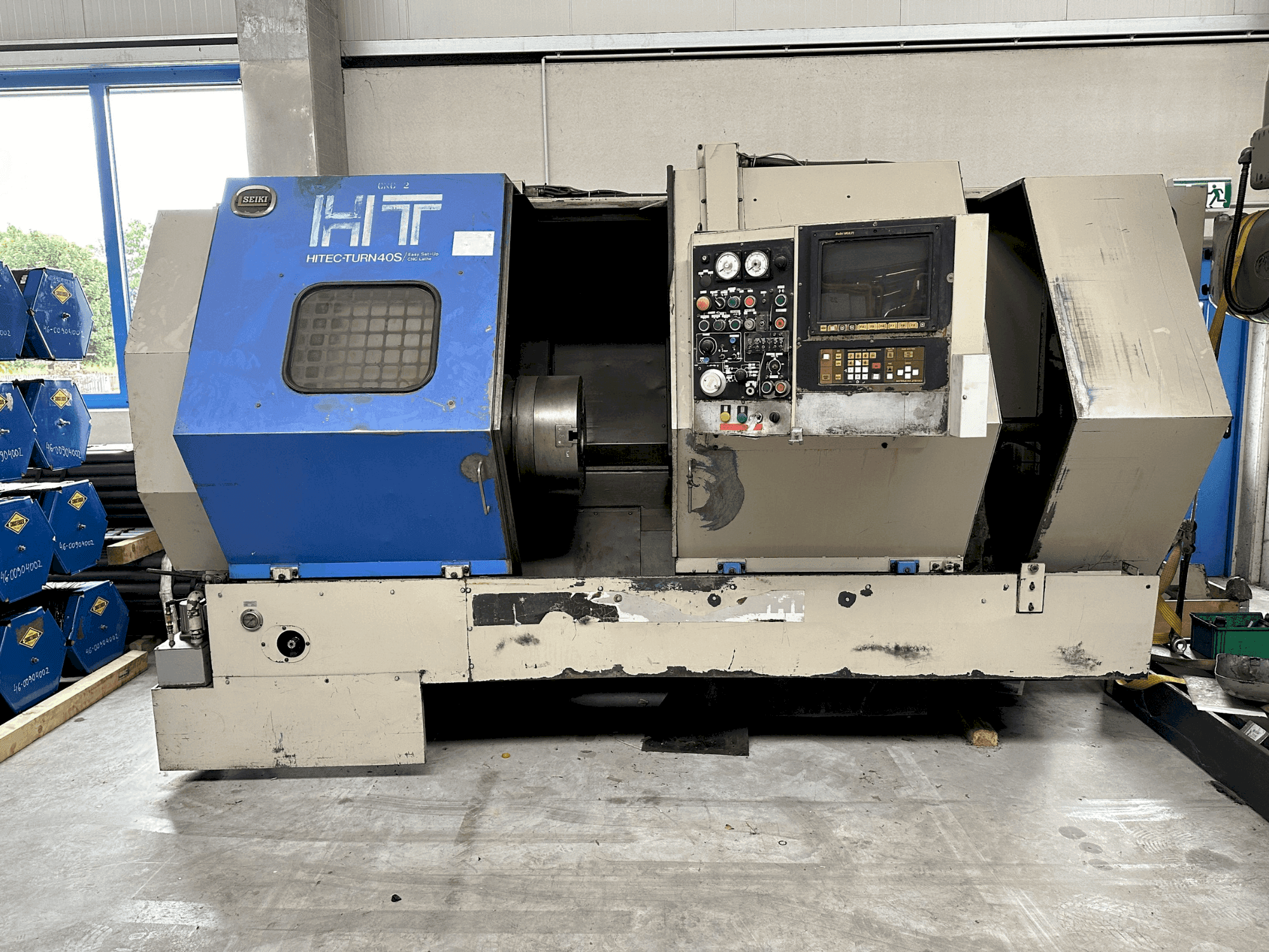 Frontansicht der HITACHI SEIKI HT 40S Maschine