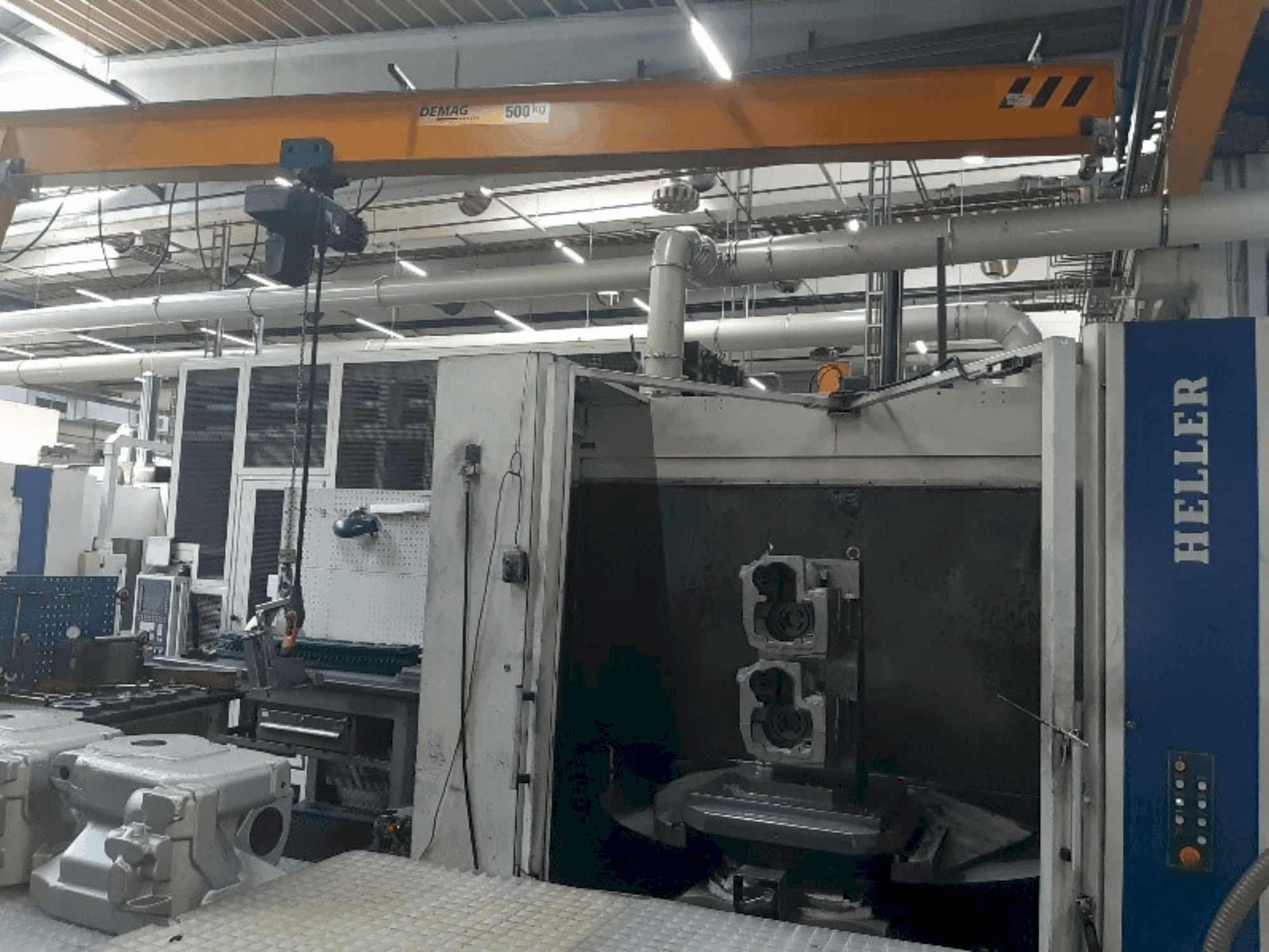 Frontansicht der HELLER MCH 350 Maschine