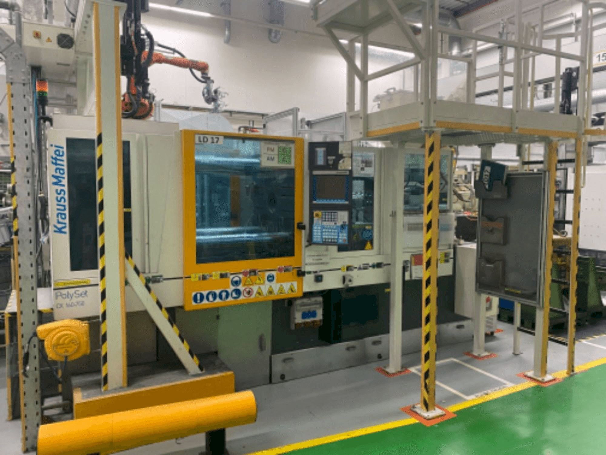 Frontansicht der Krauss Maffei 160/750 CX POL Maschine