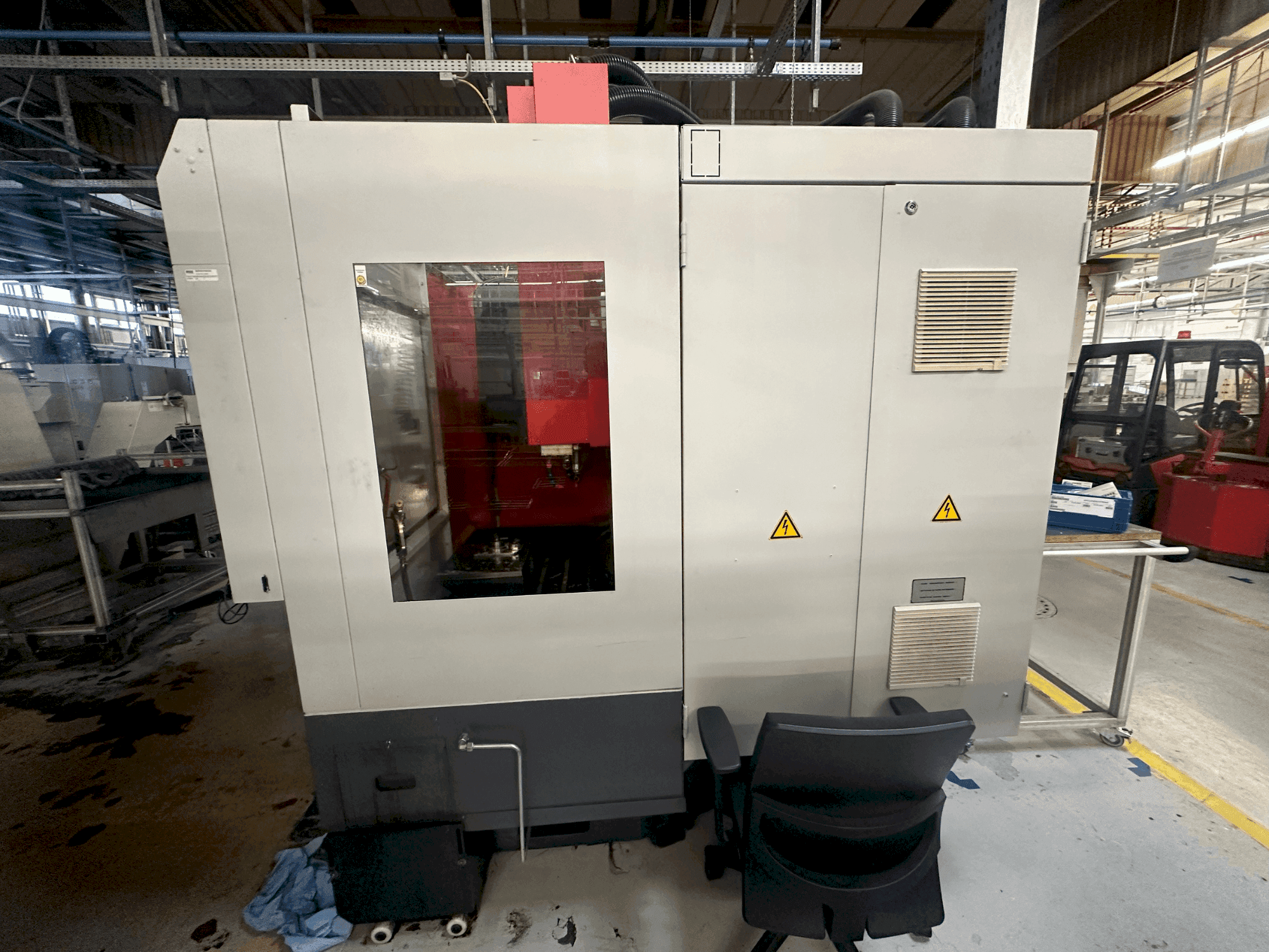 Frontansicht der EMCO E-600 Maschine