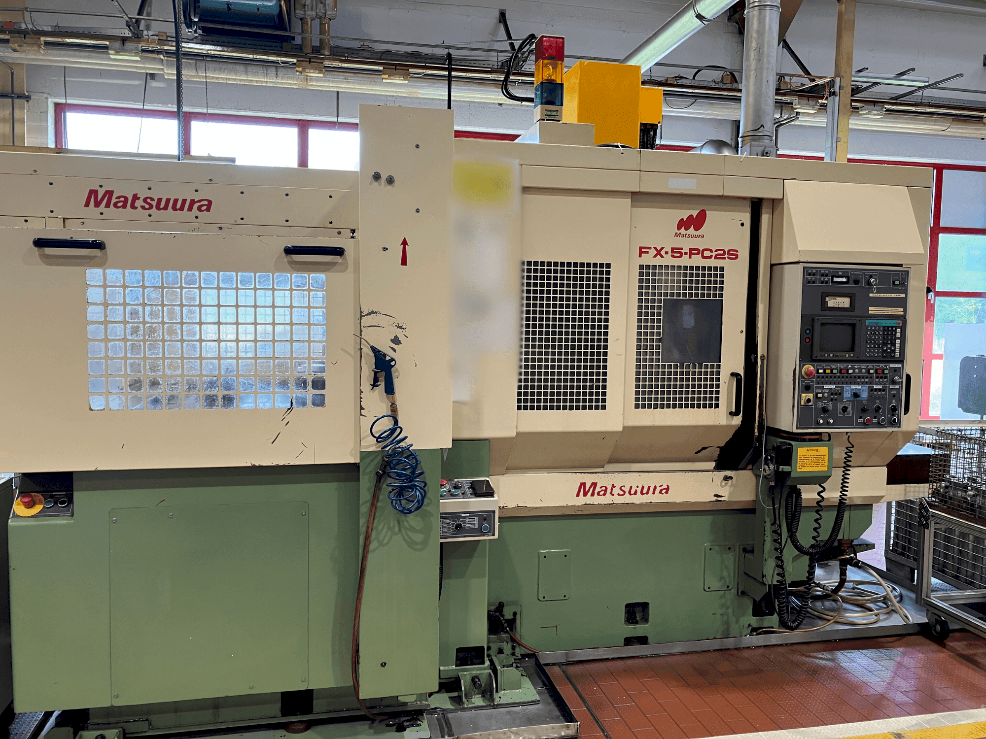 Frontansicht der Matsuura FX-5-PC2S Maschine