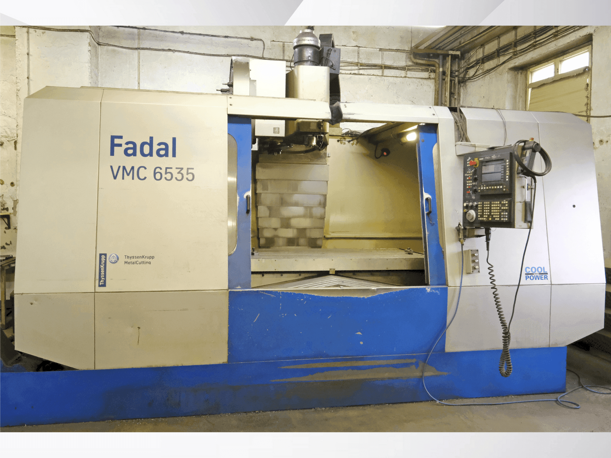 Frontansicht der FADAL VMC 6535 HT Maschine