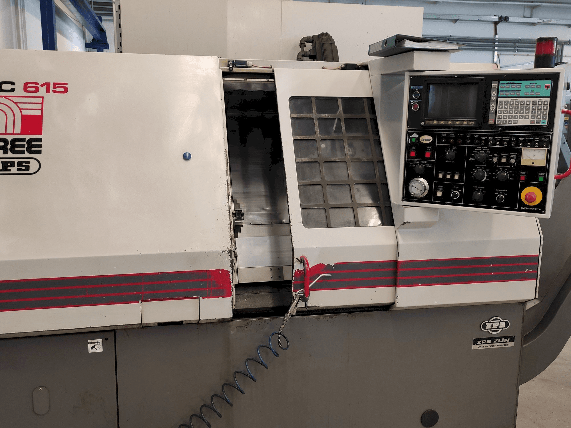 Frontansicht der ZPS S-50 (TC-615) Maschine