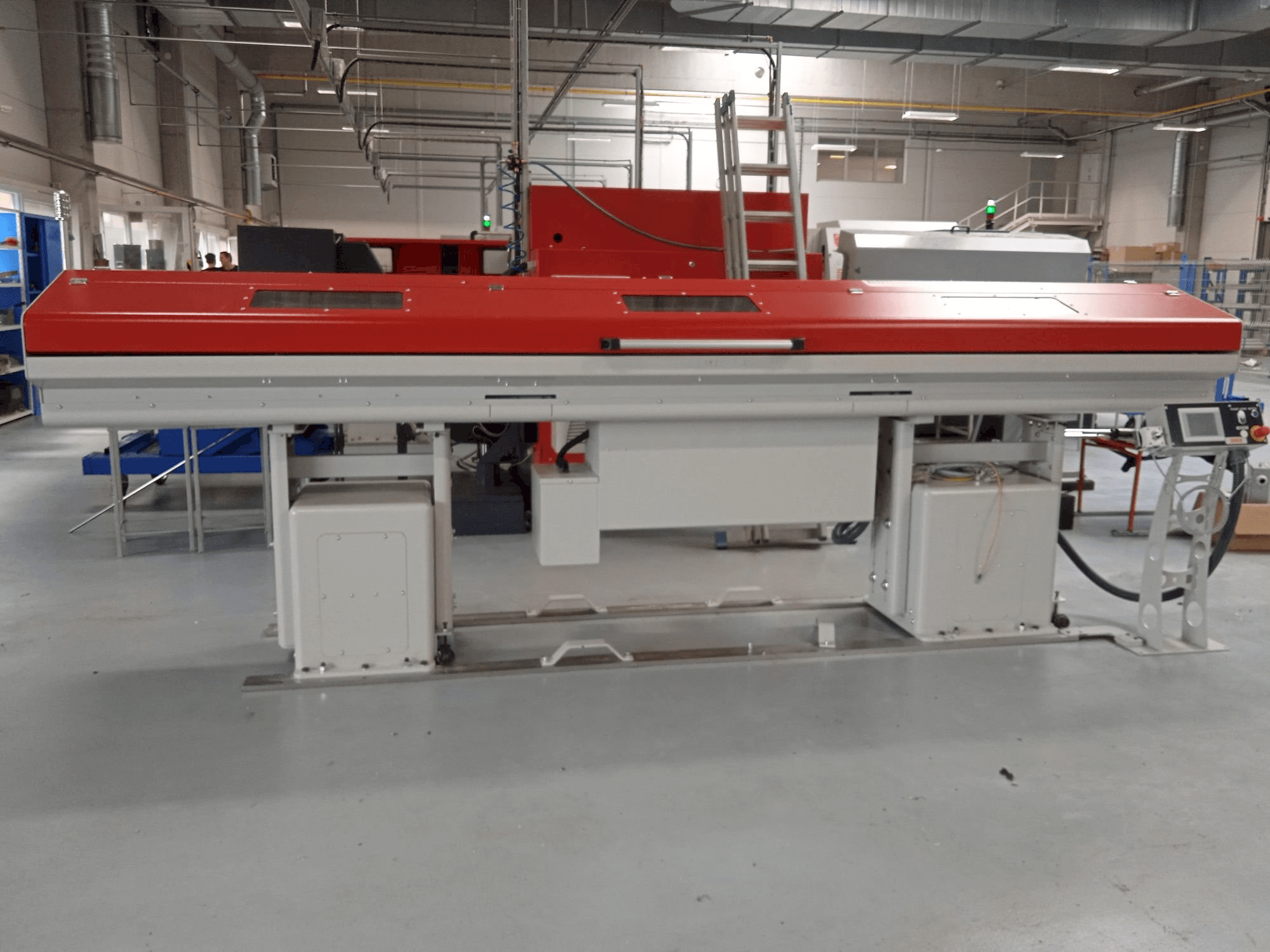 Frontansicht der TOP Automazioni ETL8-42 Maschine