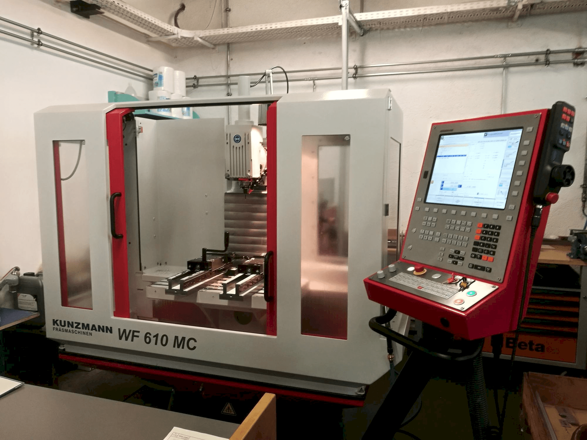 Frontansicht der KUNZMANN WF 610 MC Maschine
