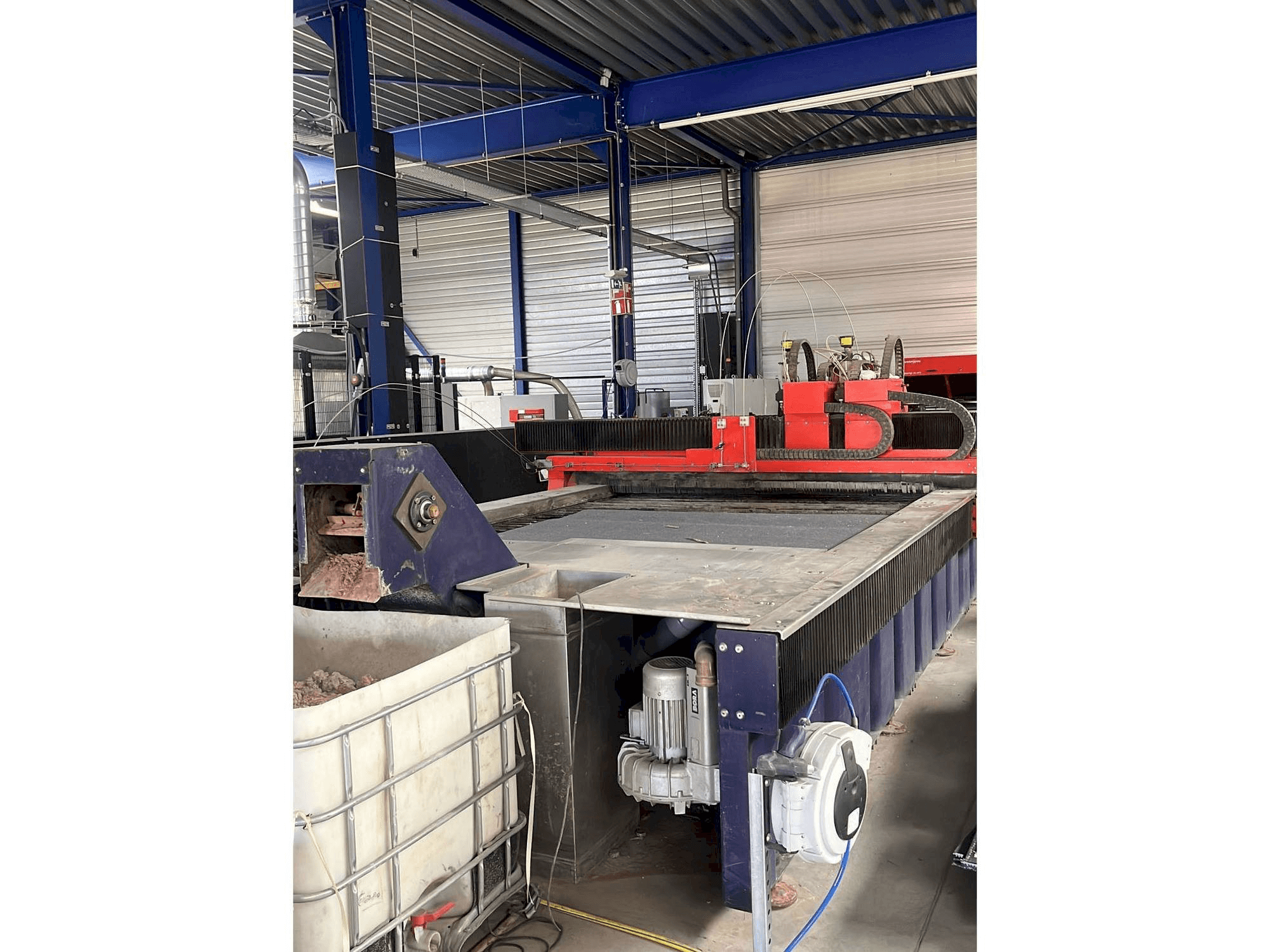 Frontansicht der Bystronic ByJet 4020 Maschine