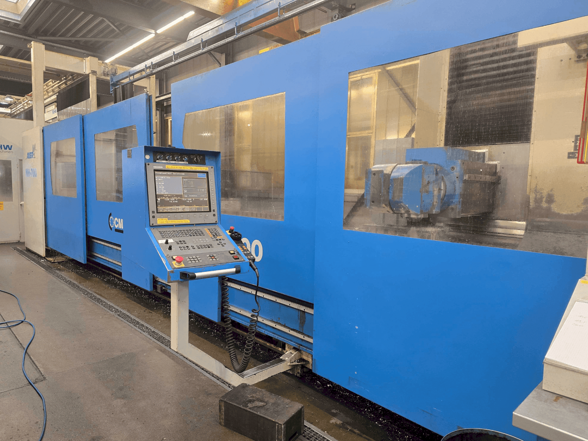 Frontansicht der CME MH-700 Maschine