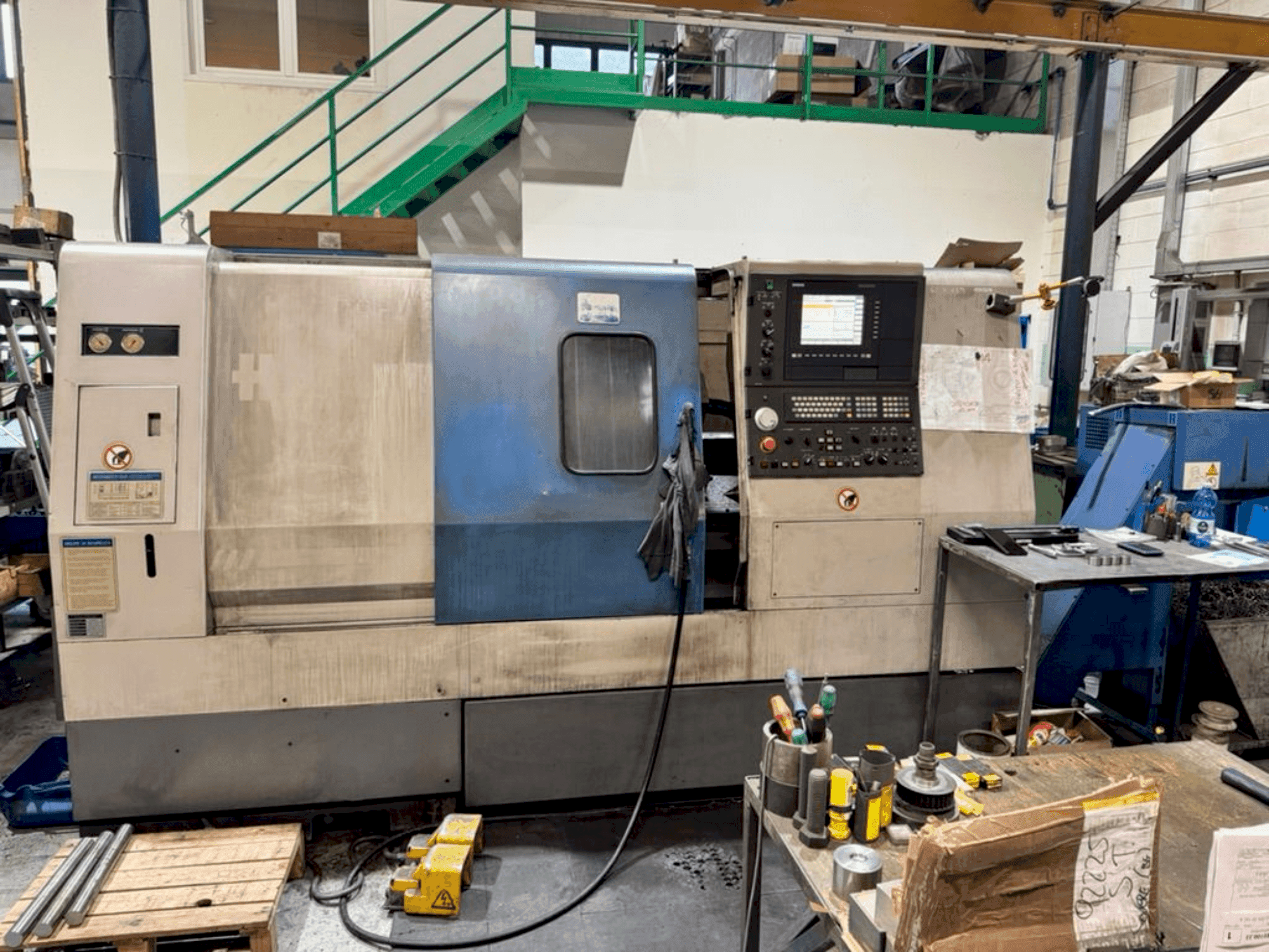 Frontansicht der Hyundai Hit 250C Maschine