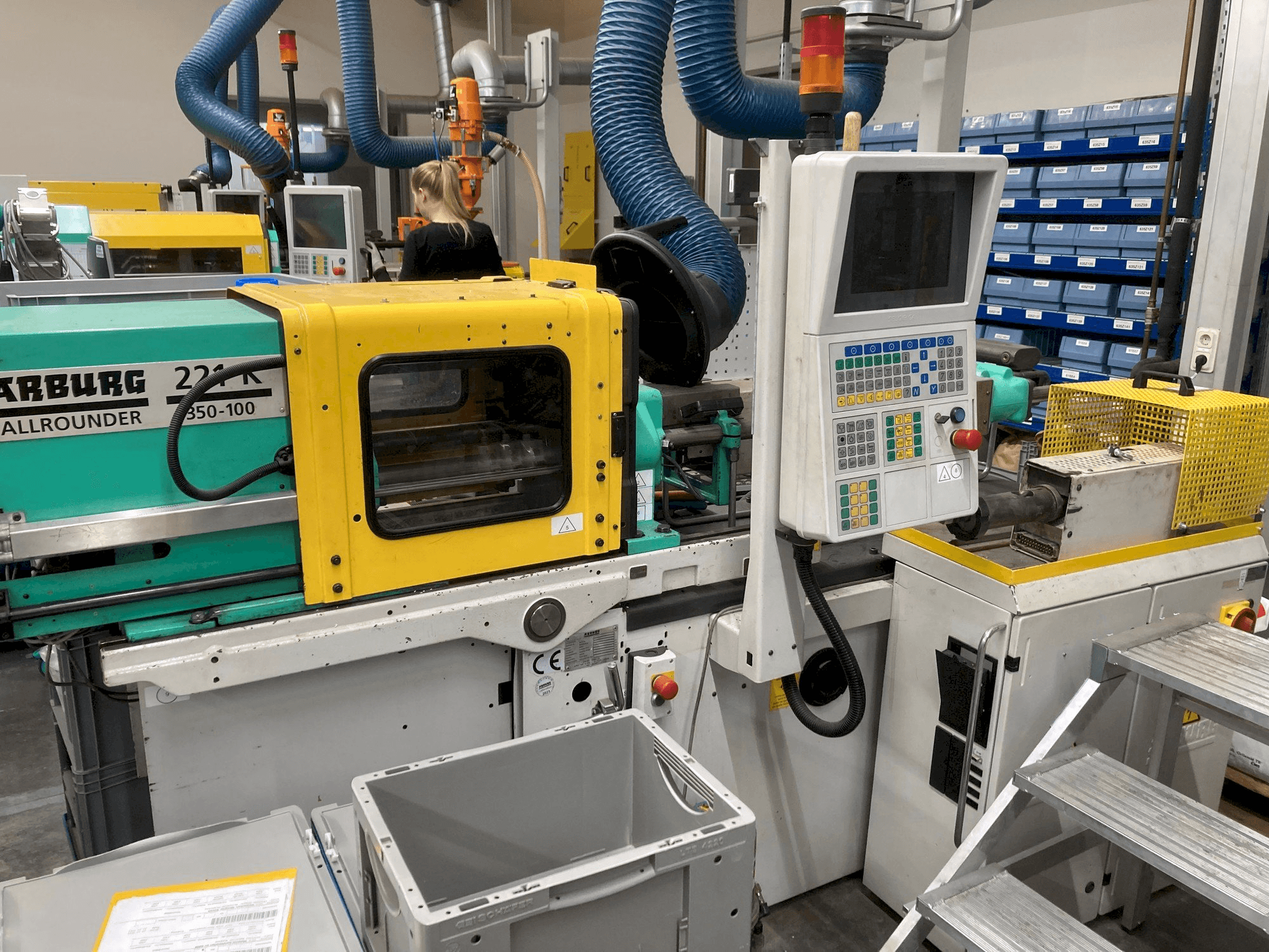 Frontansicht der Arburg 221 K 350-100U Maschine