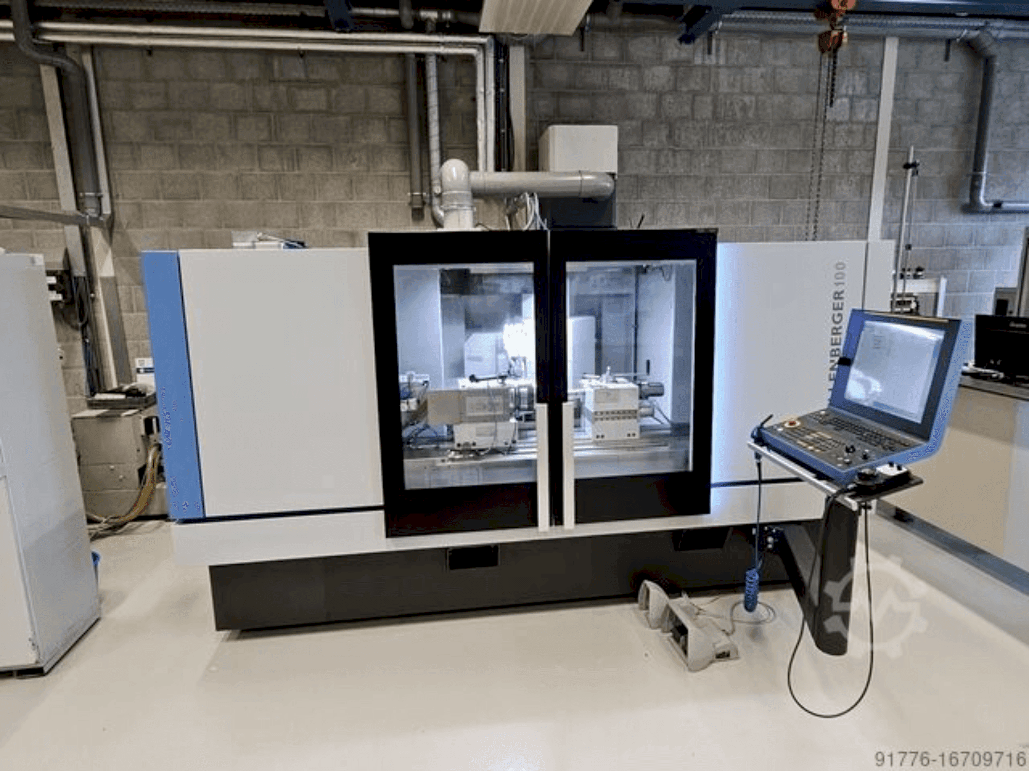 Frontansicht der KELLENBERGER 100 Maschine