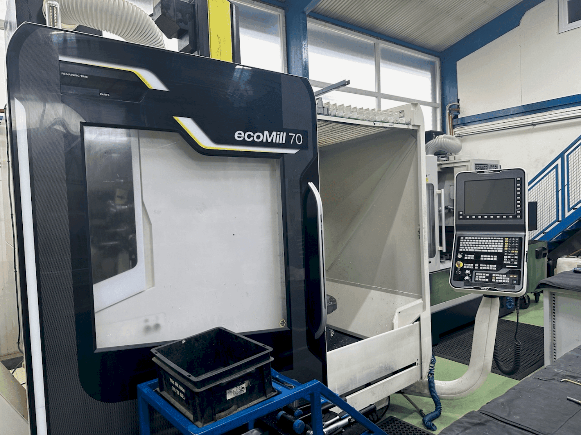 Frontansicht der DMG MORI ecoMill 70 Maschine