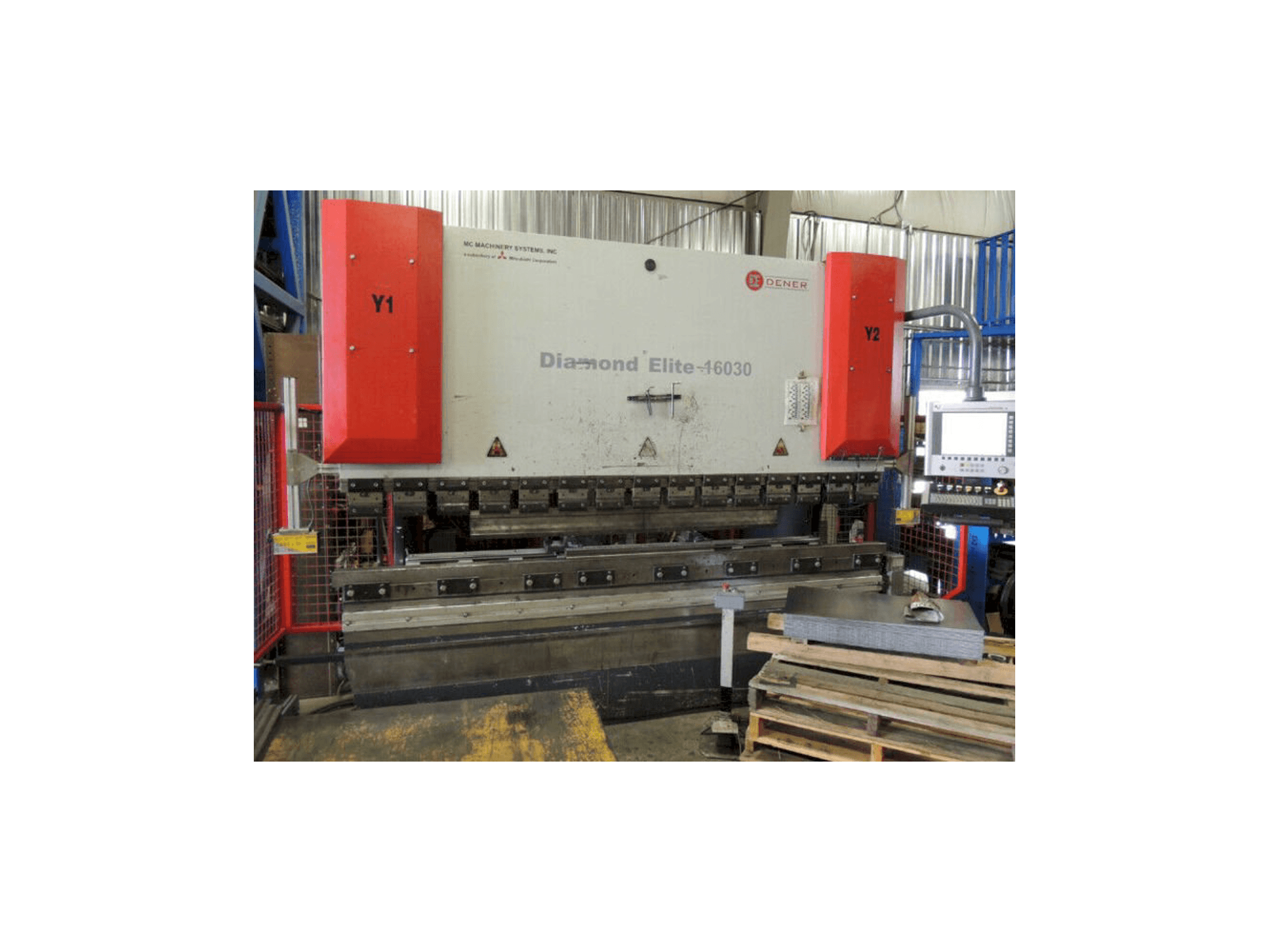 Frontansicht der Mitsubishi Dener Diamond Elite 16030 Maschine