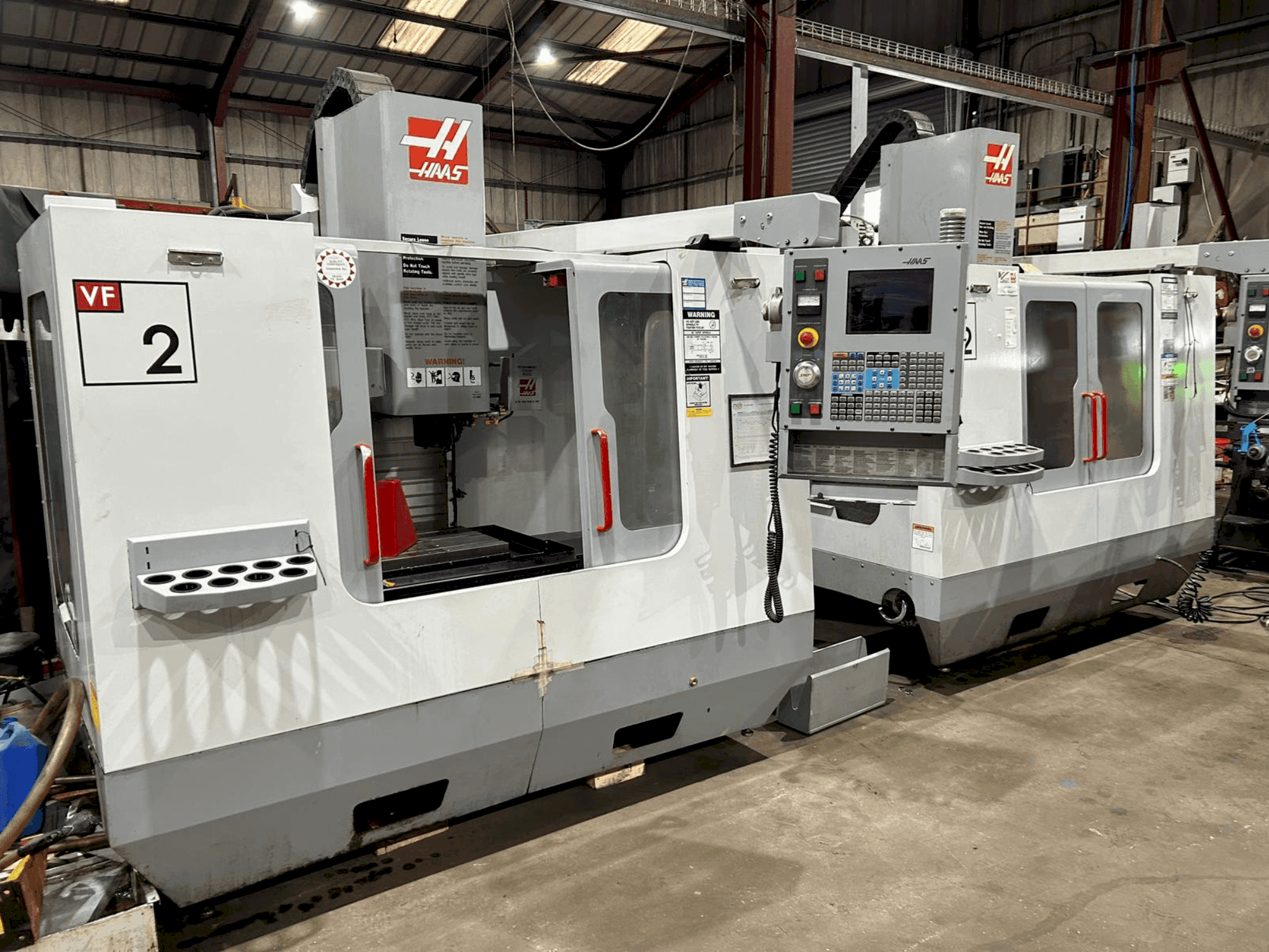 Frontansicht der HAAS VF2 Maschine