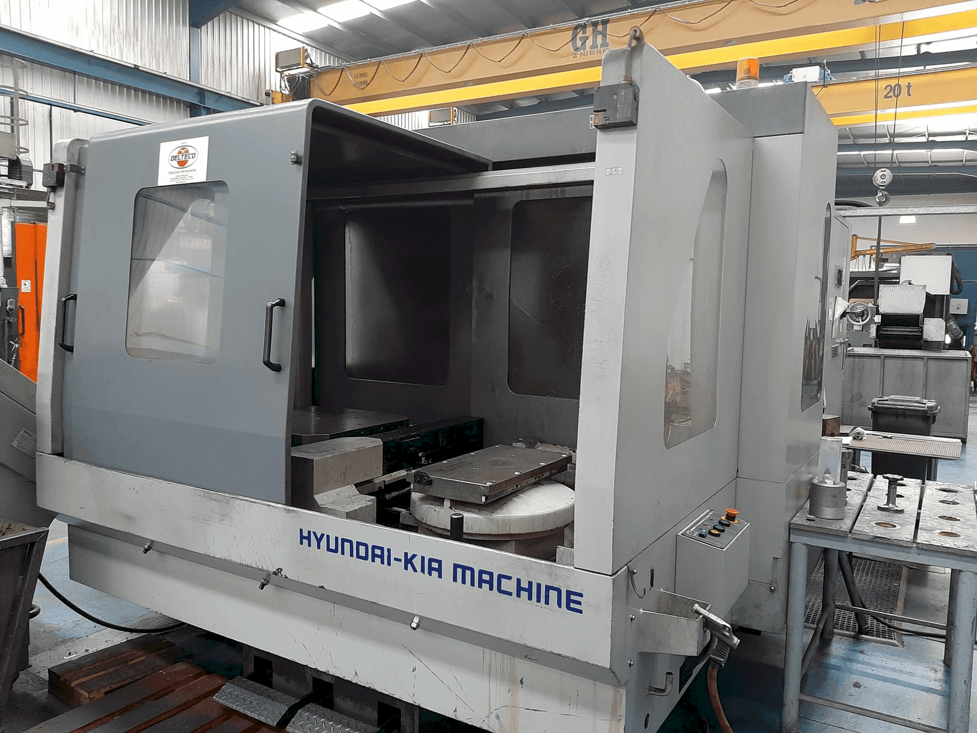 Frontansicht der Hyundai KH-63G Maschine