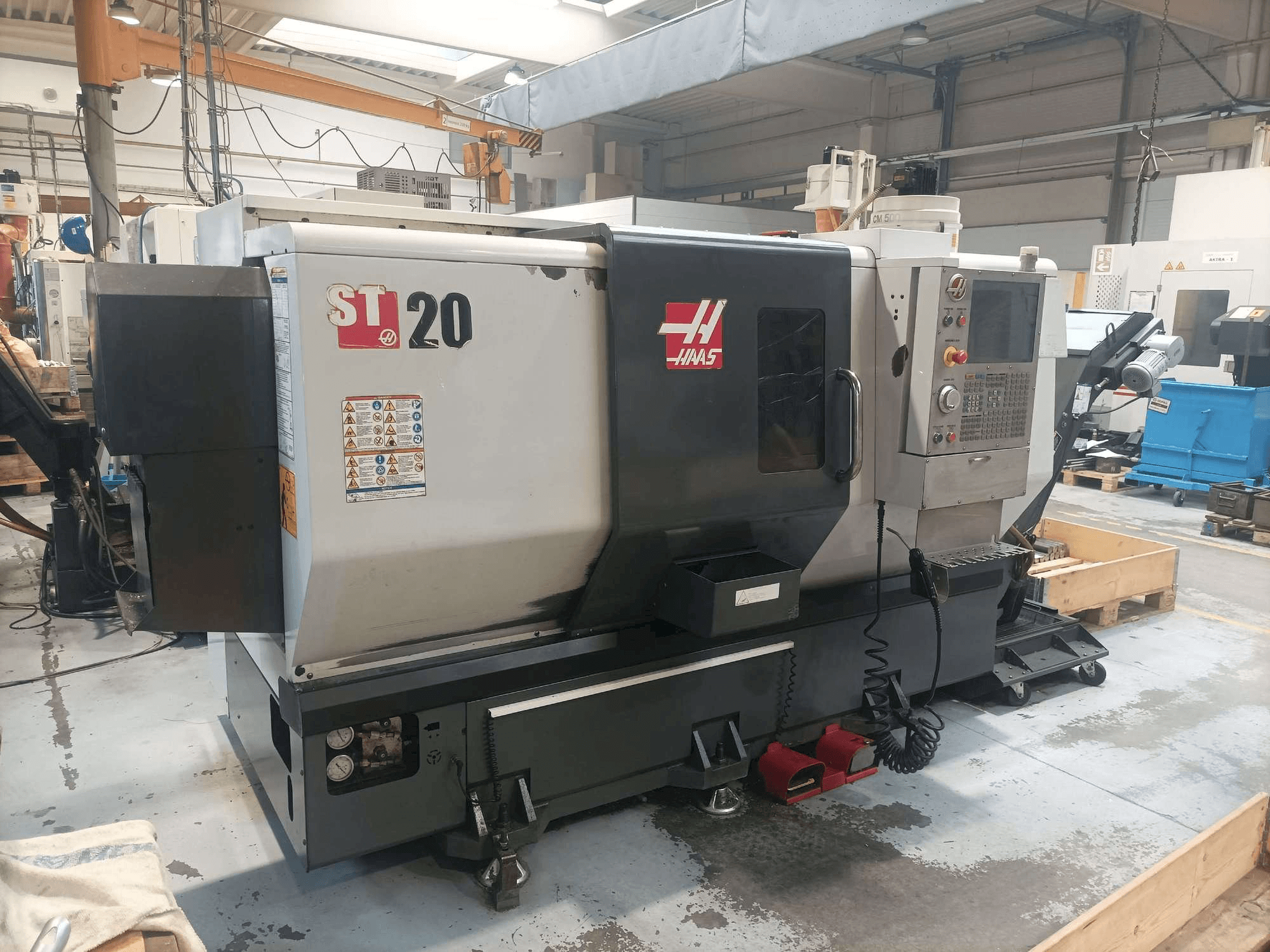 Frontansicht der HAAS ST-20SSY Maschine