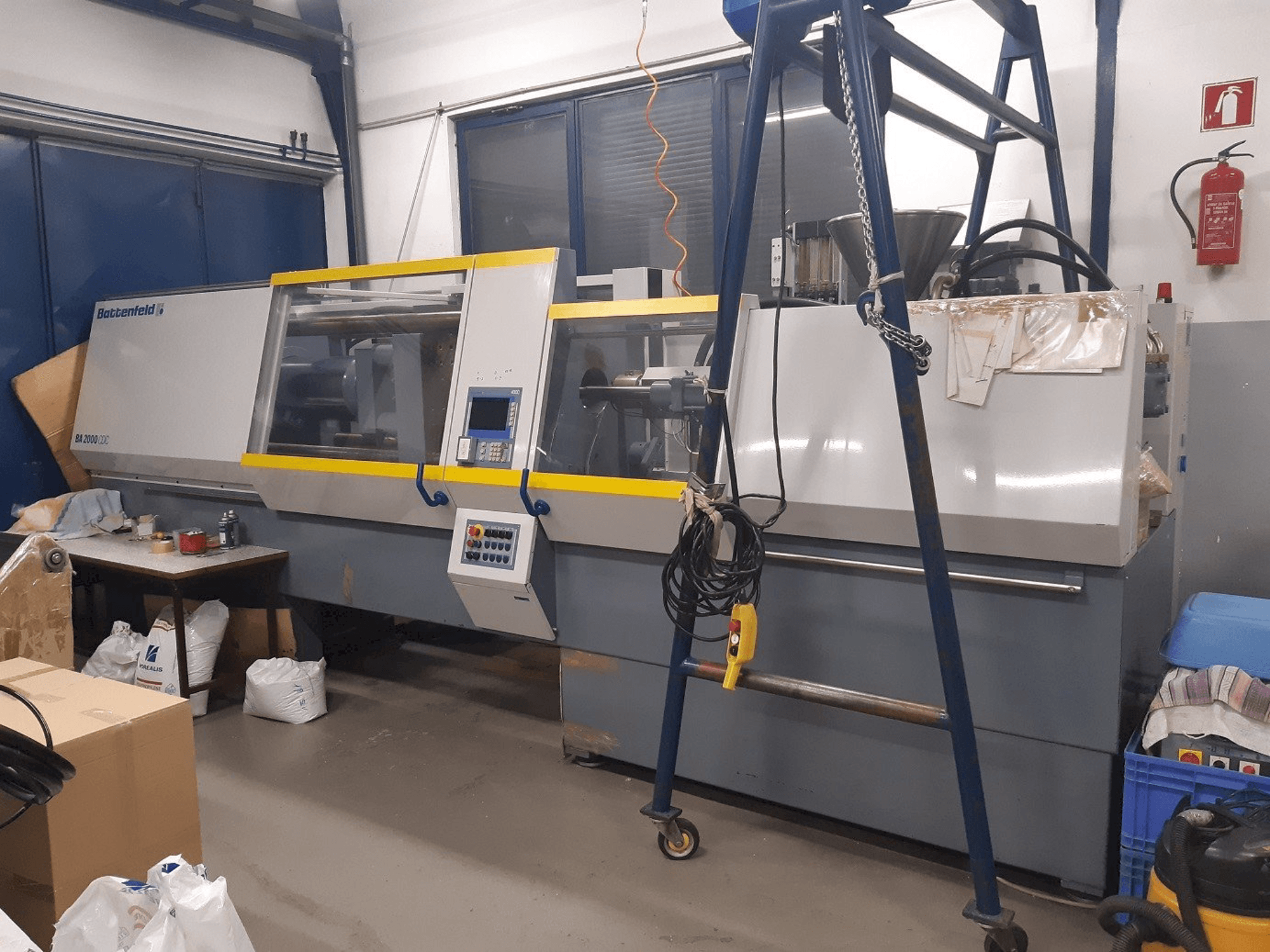 Frontansicht der Battenfeld BA 2000/1000 CDC Maschine