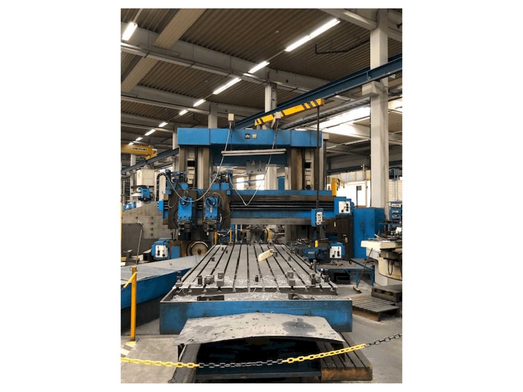 Frontansicht der SHV FELD12 Q251 Maschine