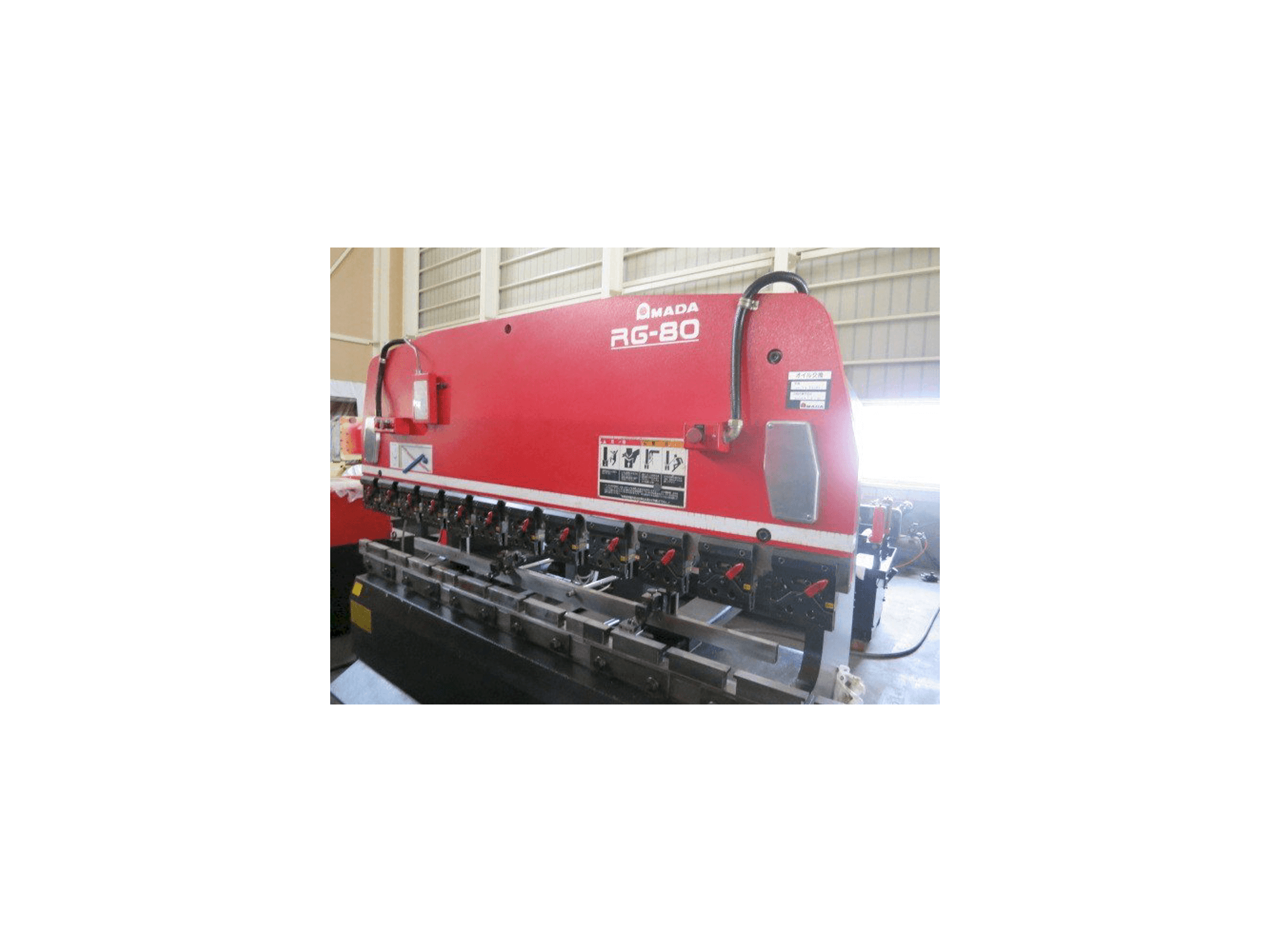 Frontansicht der AMADA RG-80 ABG Maschine