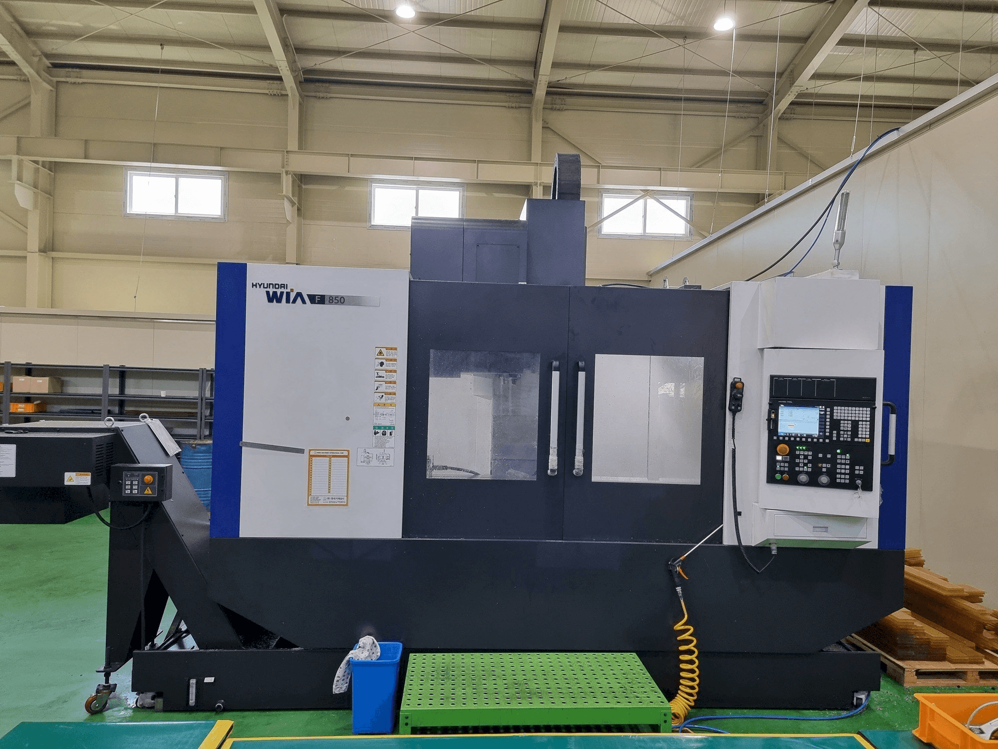 Frontansicht der Hyundai Wia F850 Maschine