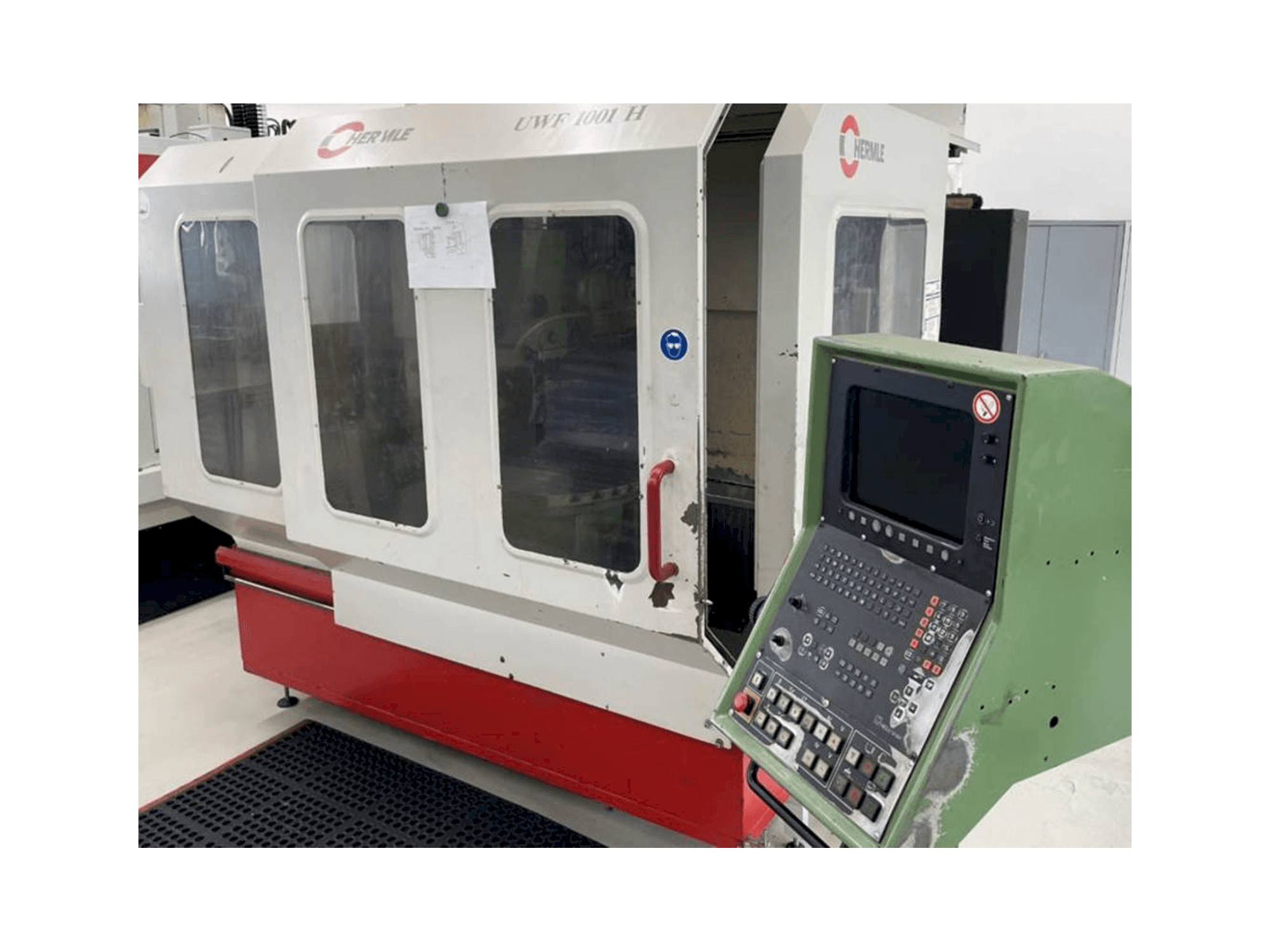 Frontansicht der HERMLE UWF1001 Maschine