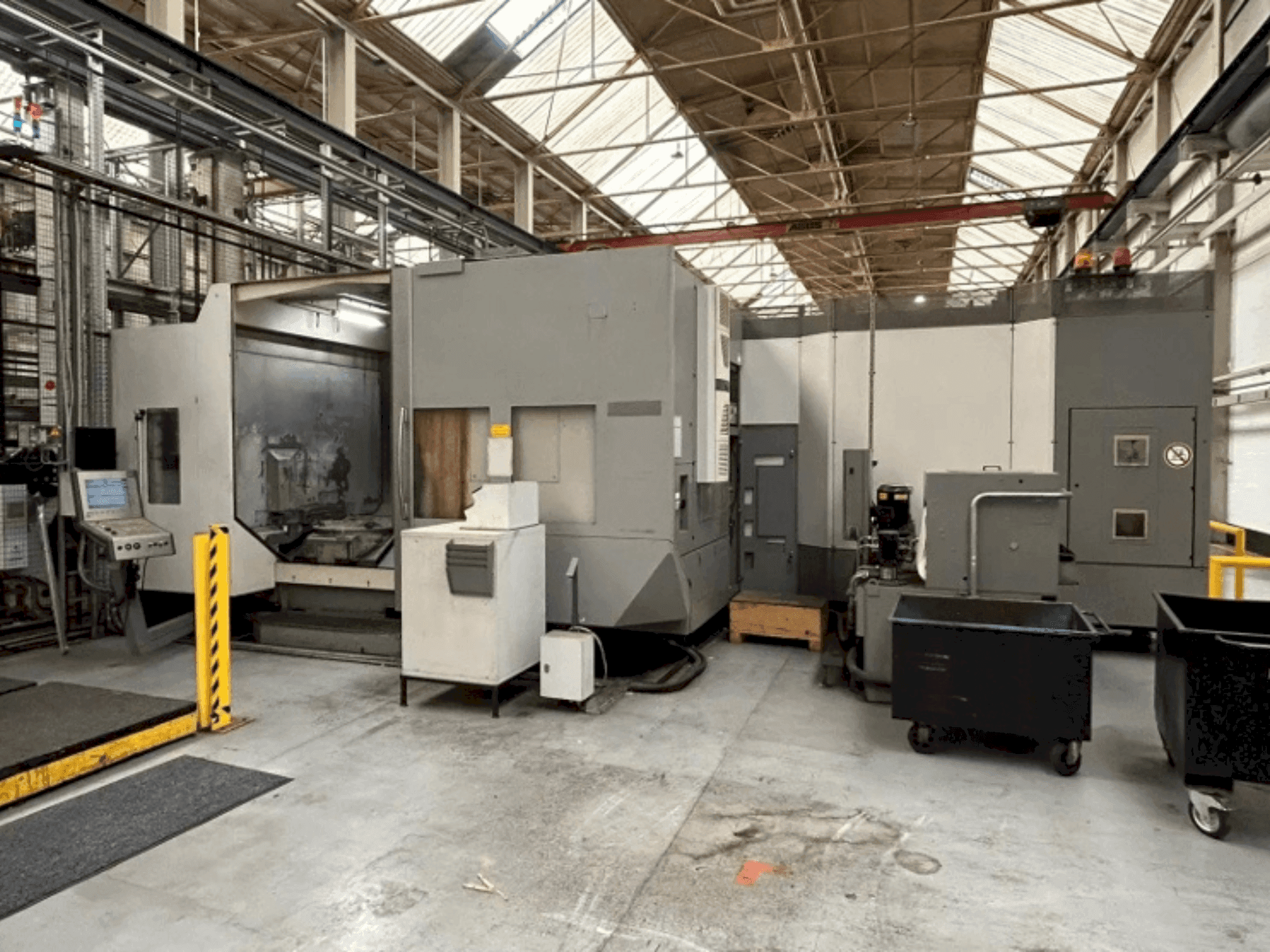 Frontansicht der DMG DMC 100 H Maschine