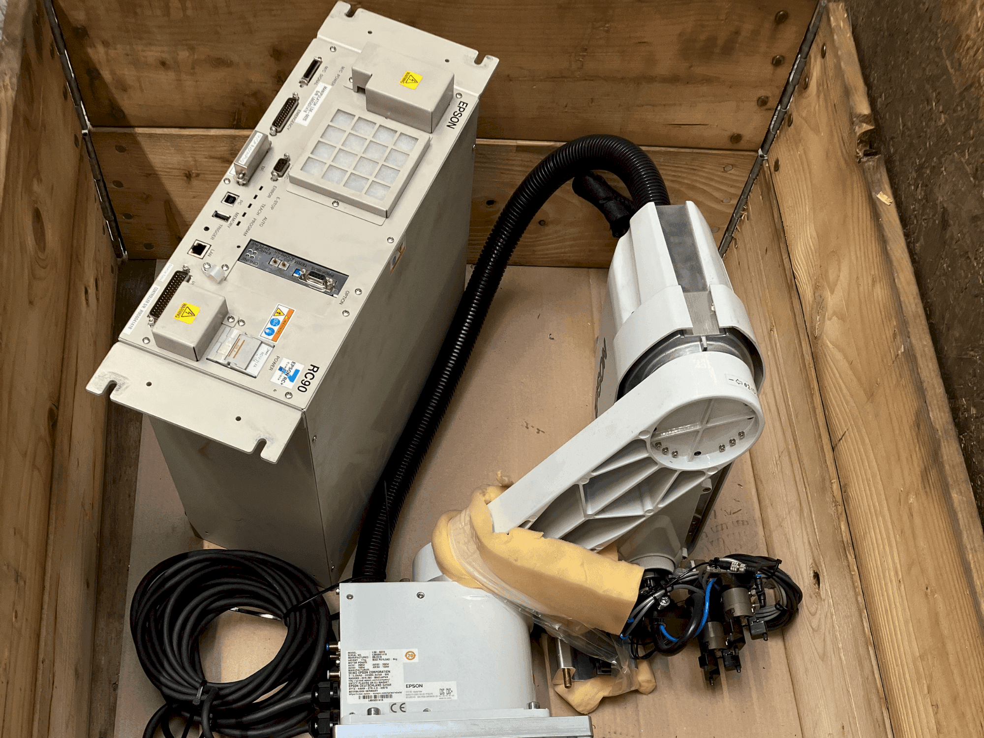 Frontansicht der EPSON LS3-401S Maschine