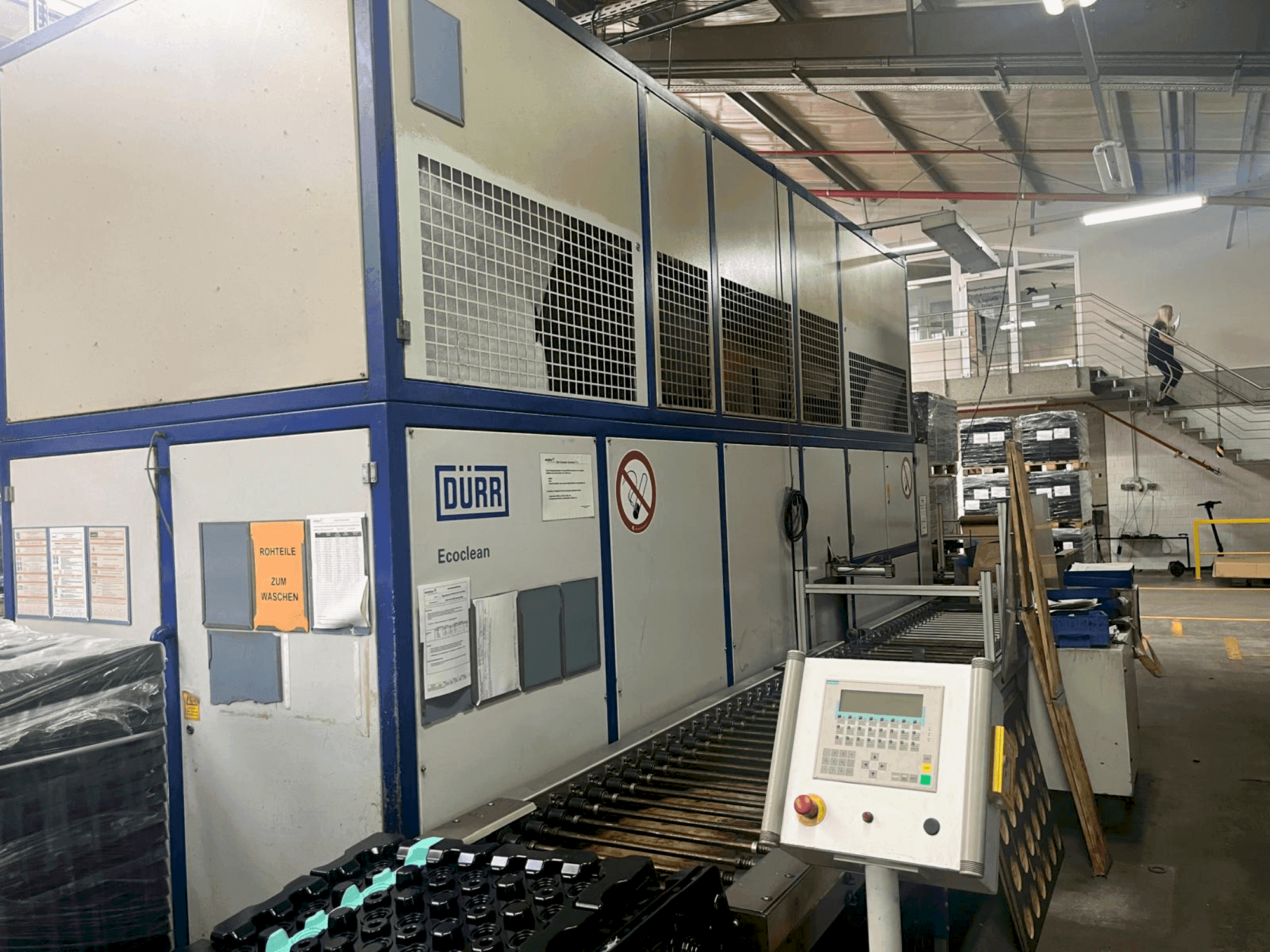 Frontansicht der DÜRR Universal 71C (2003) Maschine