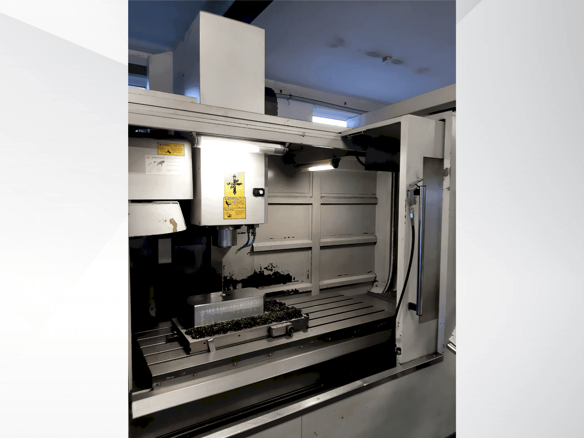 Frontansicht der Finetech SMV-1570-3B Maschine